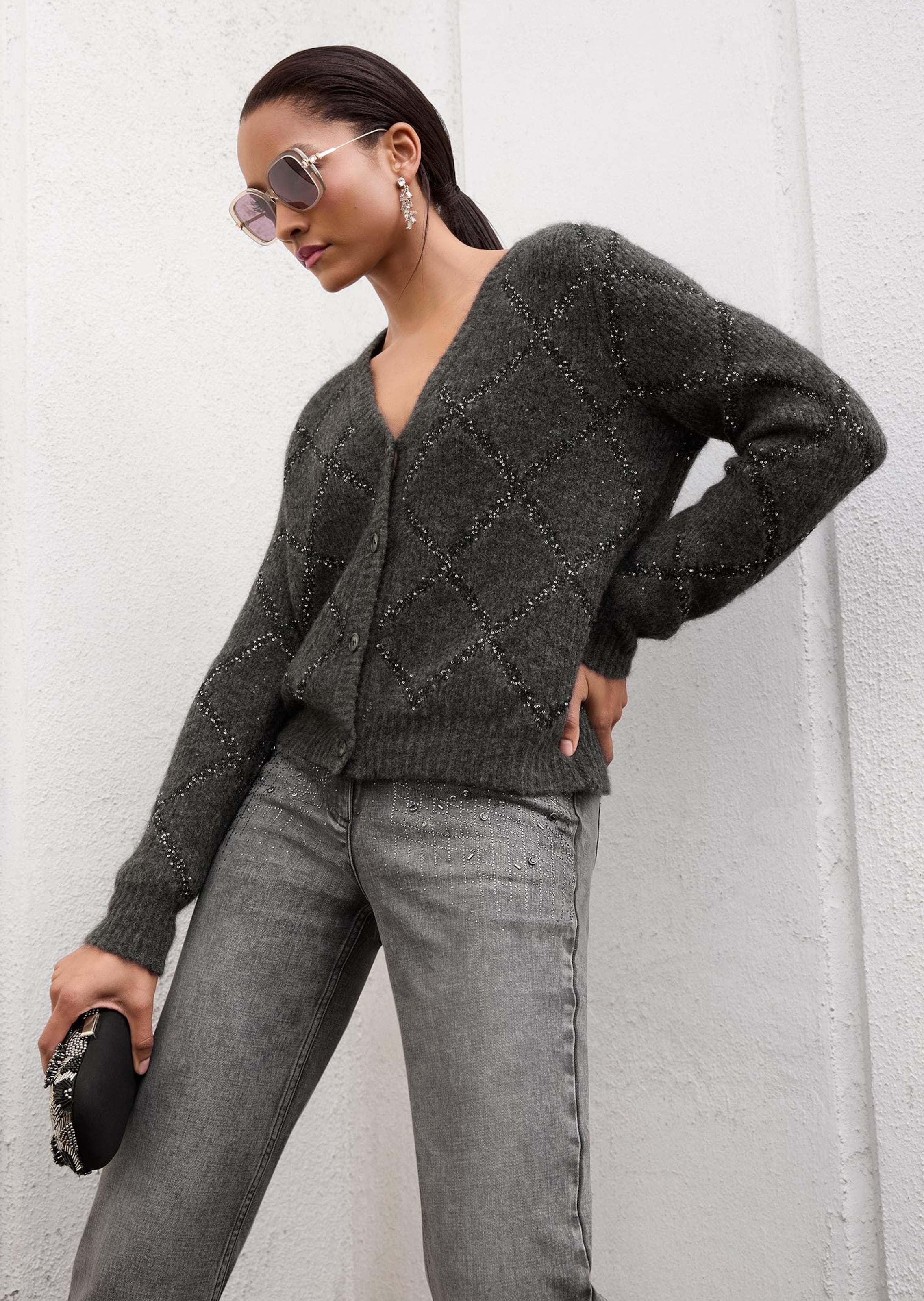 Strickjacke mit Rautenmuster und Pailletten