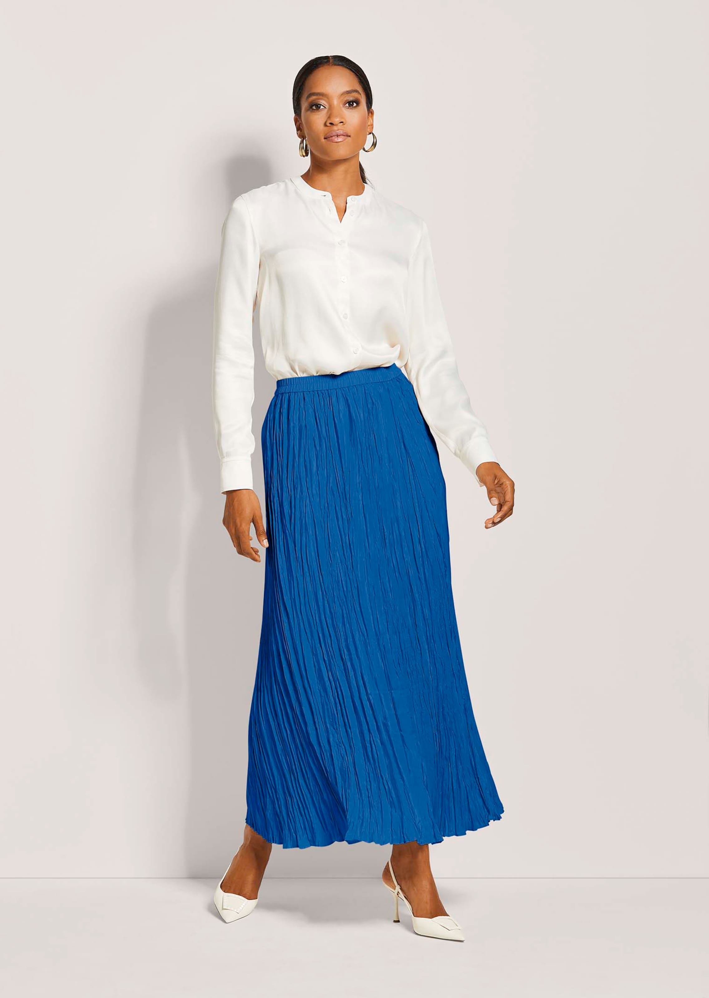 Crinkle-pleated midi skirt thumbnail 3