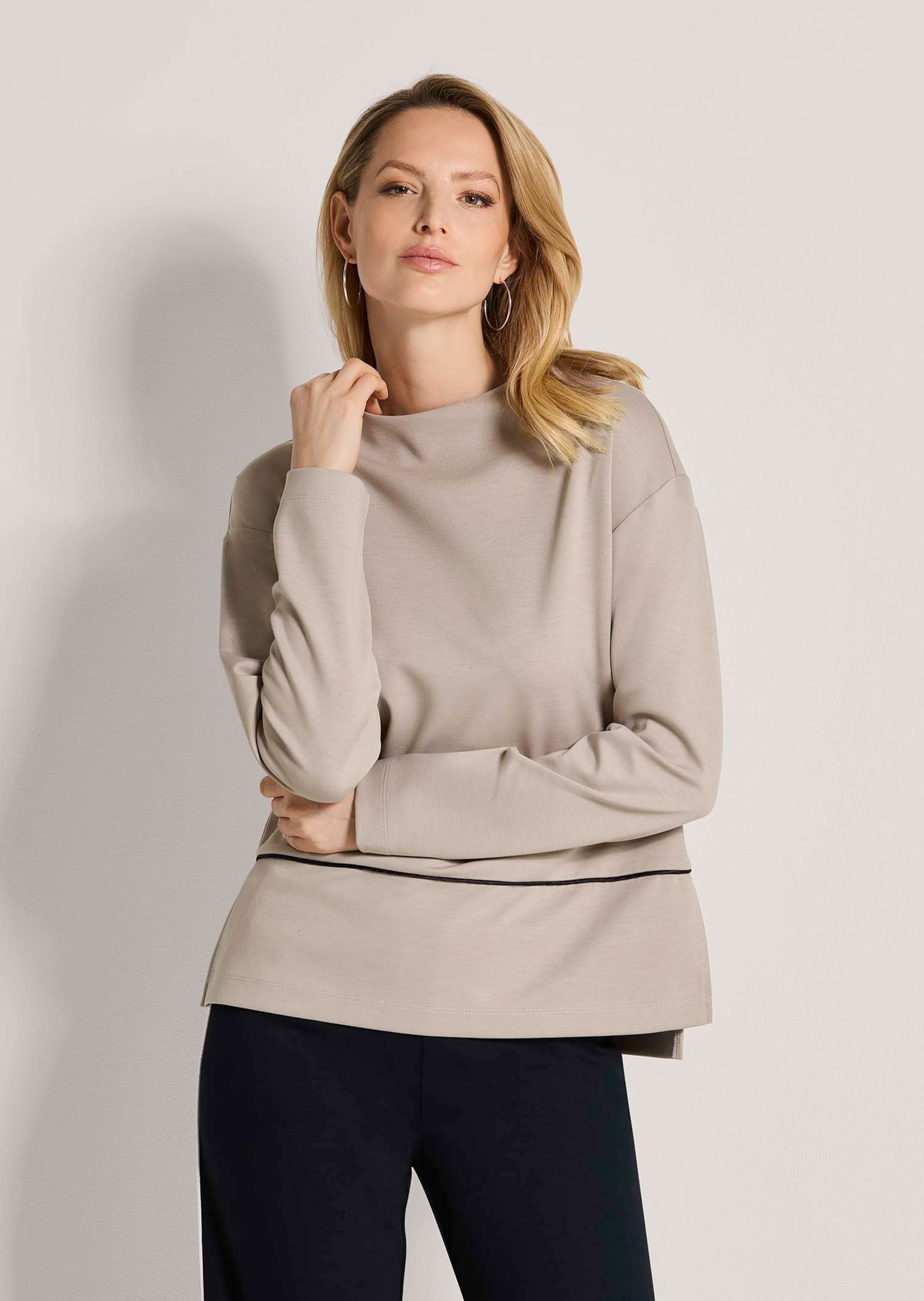 Sportives Sweatshirt mit Stehkragen