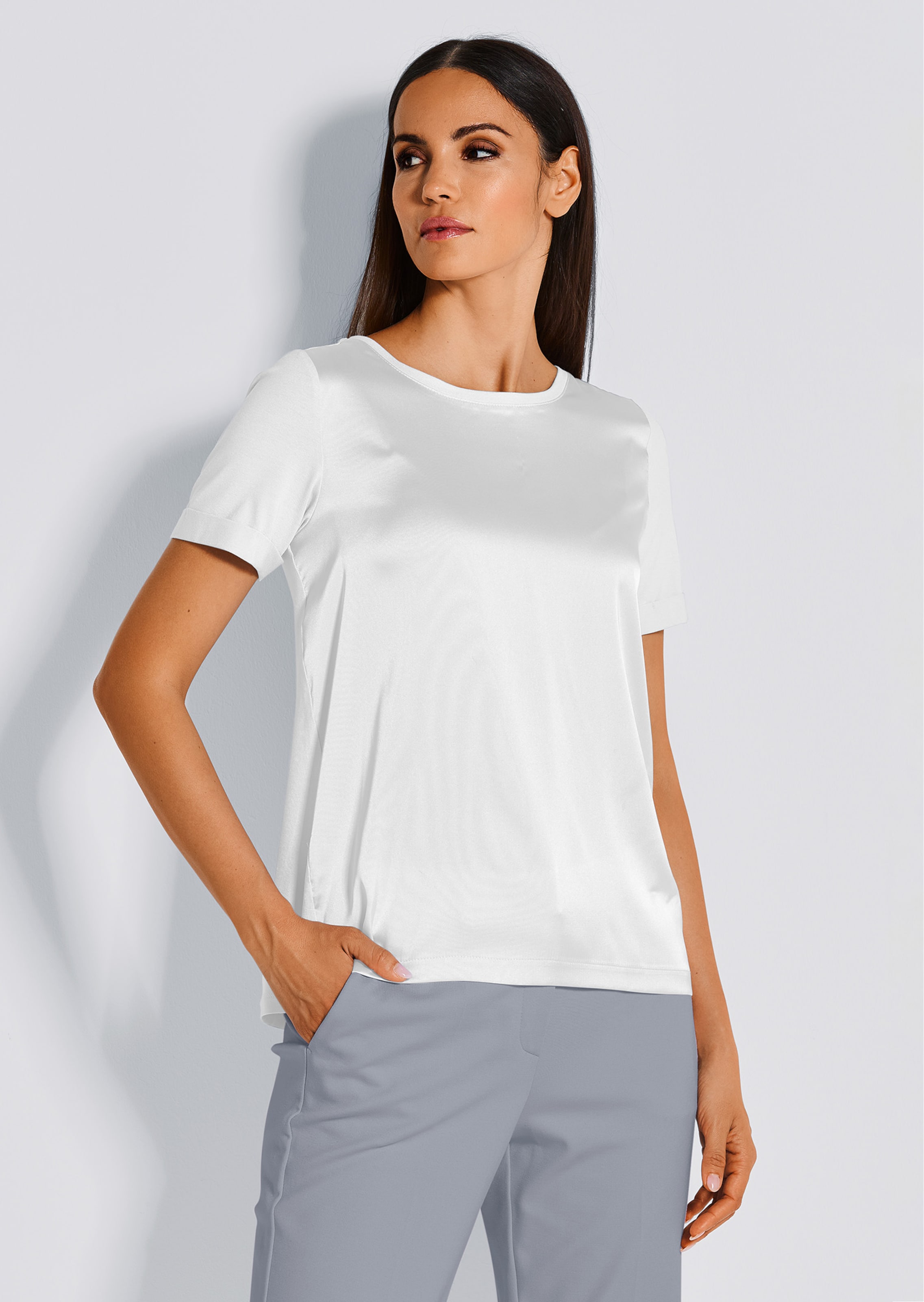 Blouse top with short sleeves
