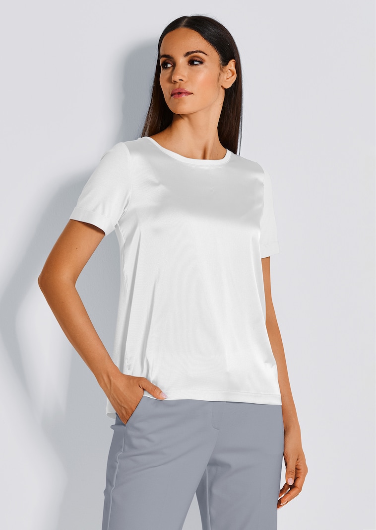 Blouse top with short sleeves