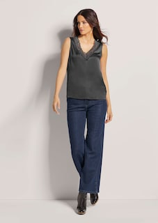 Lingerie-Top mit V-Ausschnitt und edler Spitze thumbnail 3