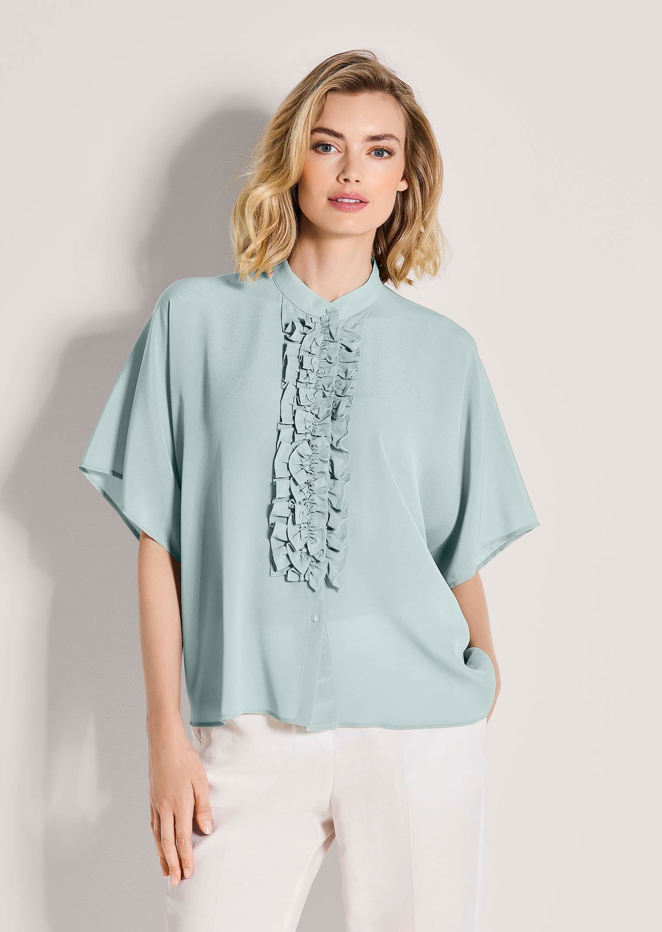 Blouse à volants style kimono