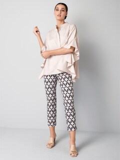 Oversizedbluse mit großem Volantärmel thumbnail 7