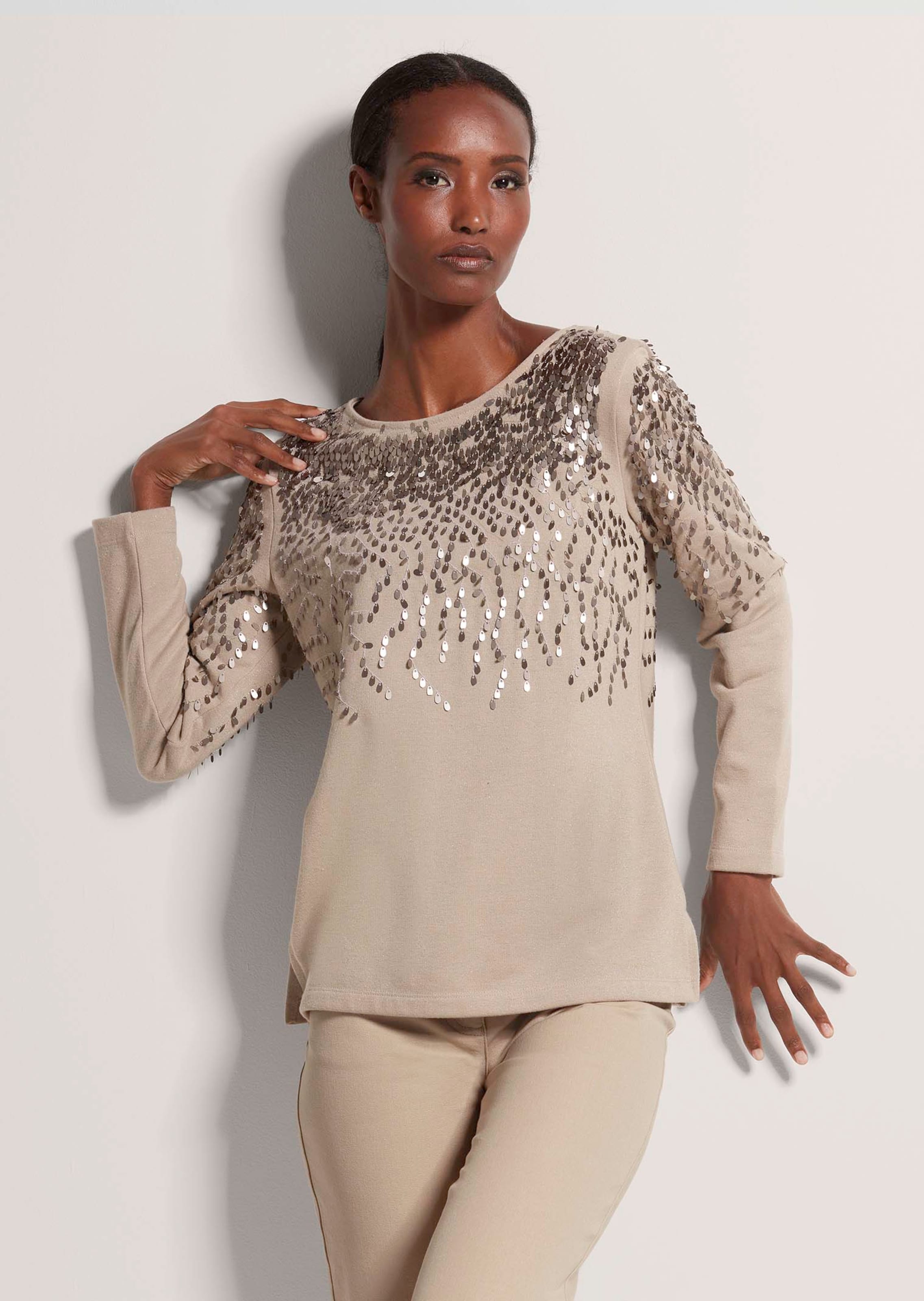 Sweatshirt mit Glanzgarn und Pailletten