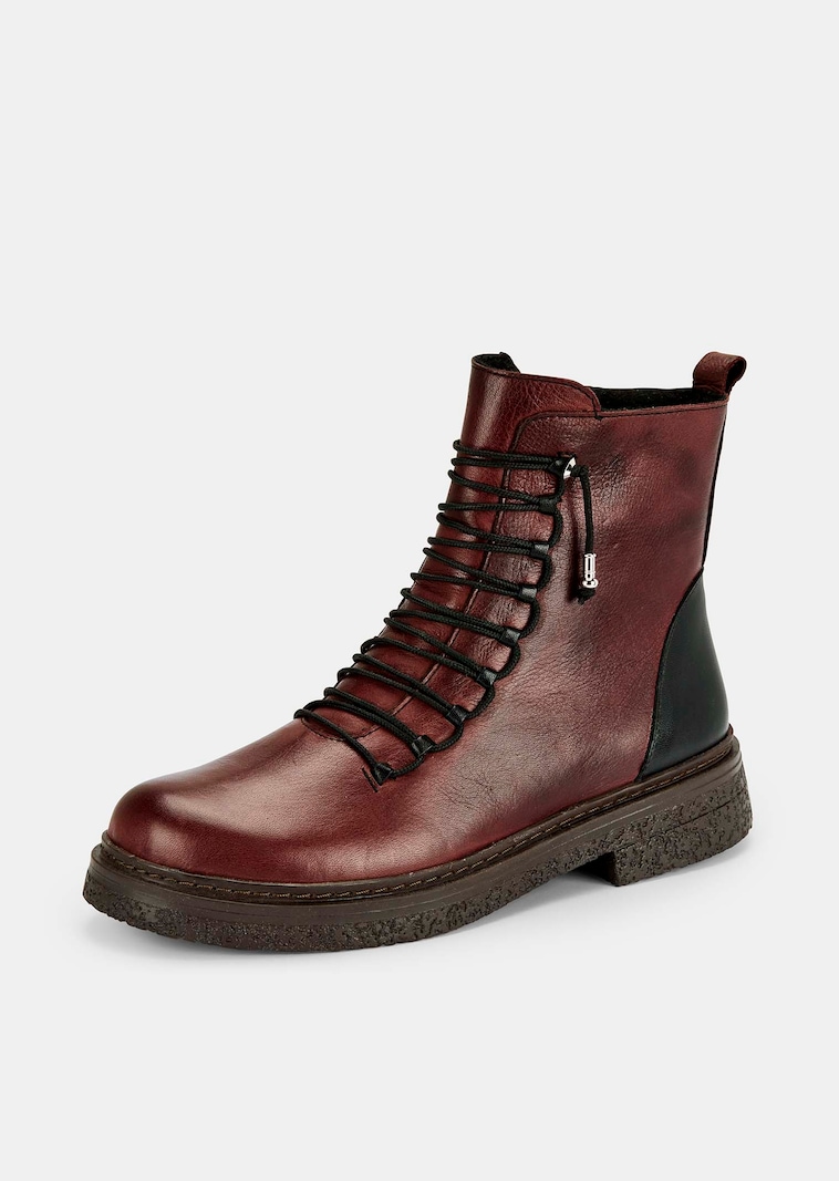 Stiefeletten aus Leder mit Zierschnürung