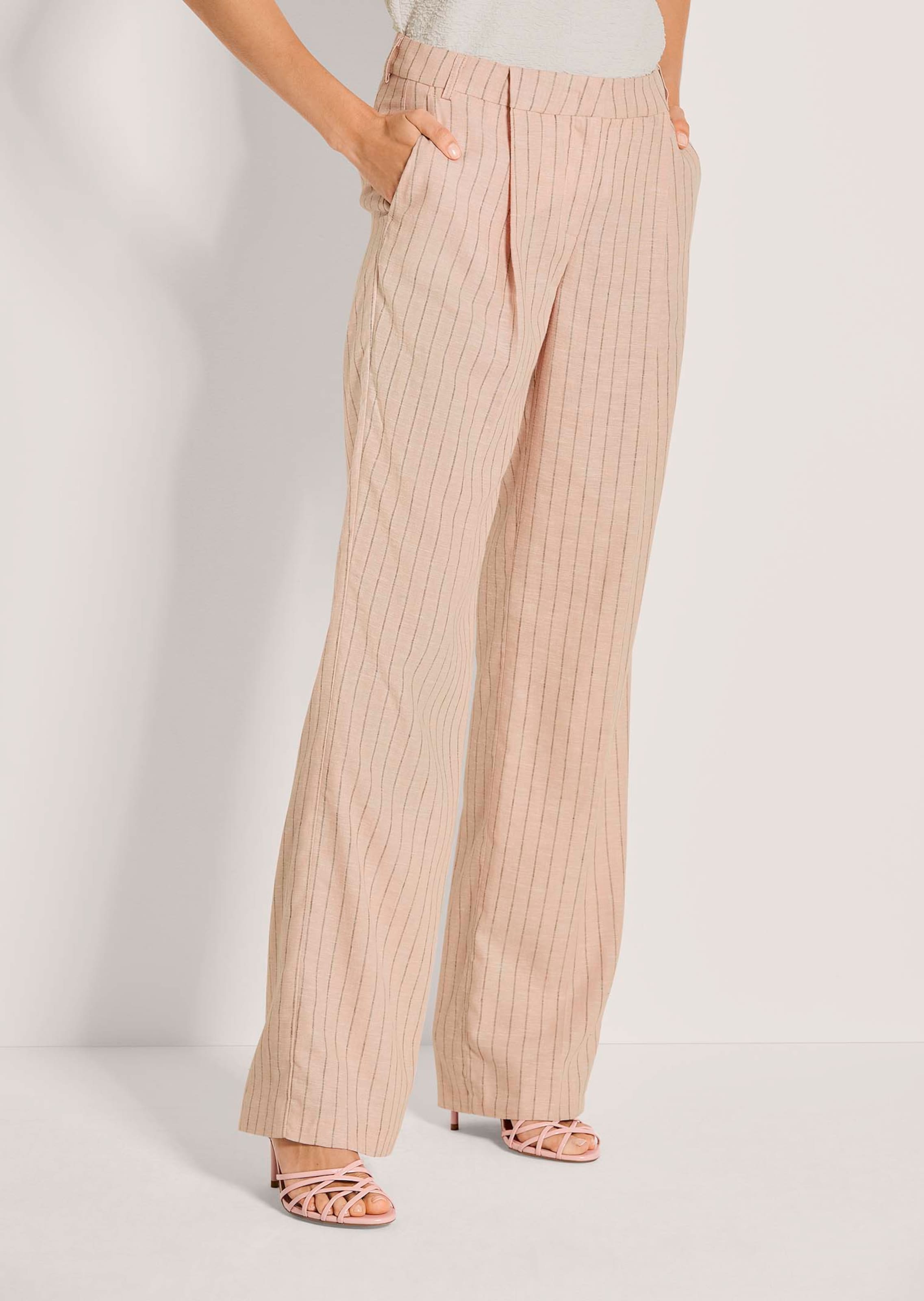 Weite Hose mit Nadelstreifen und Leinen