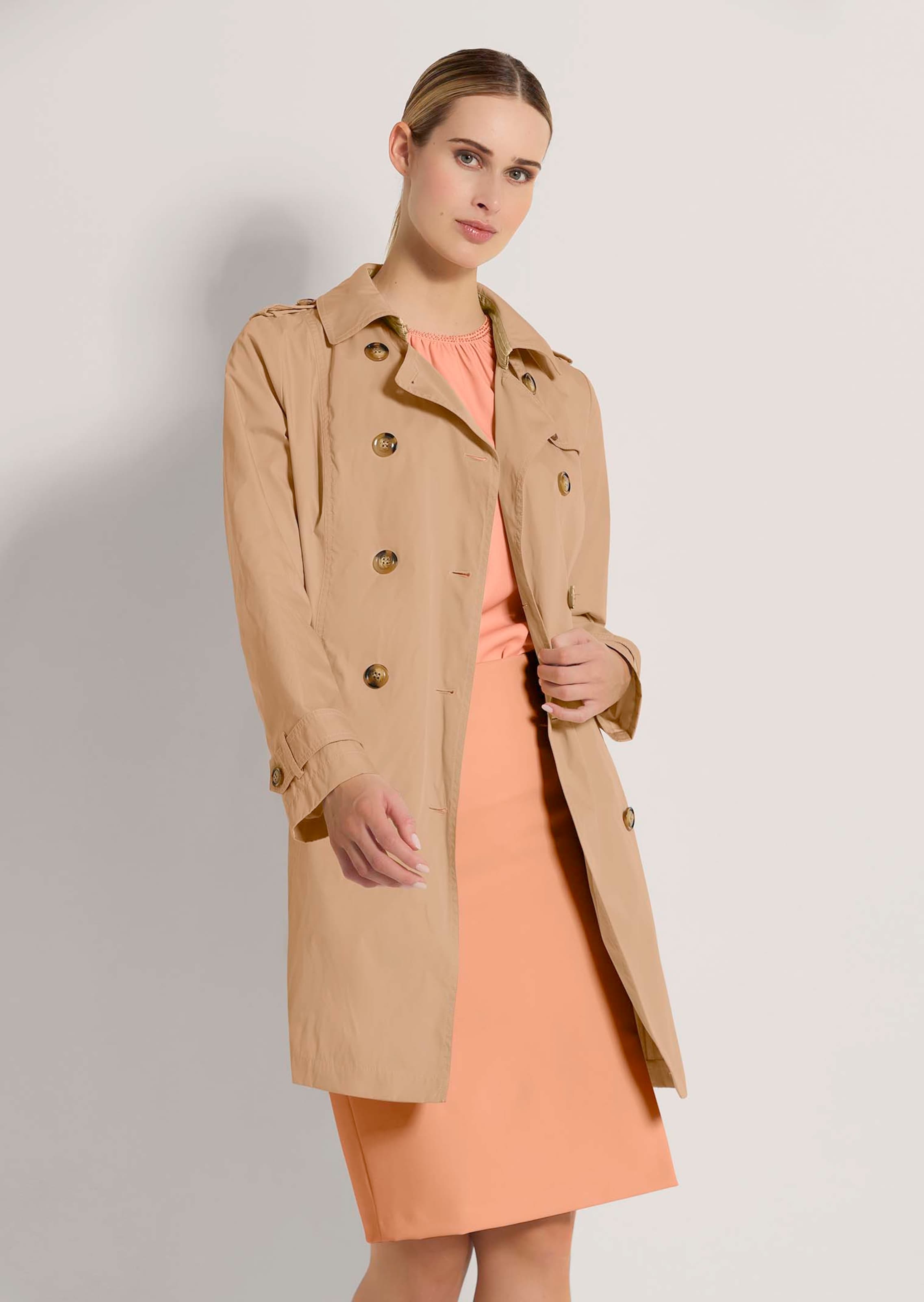 Short trench coat