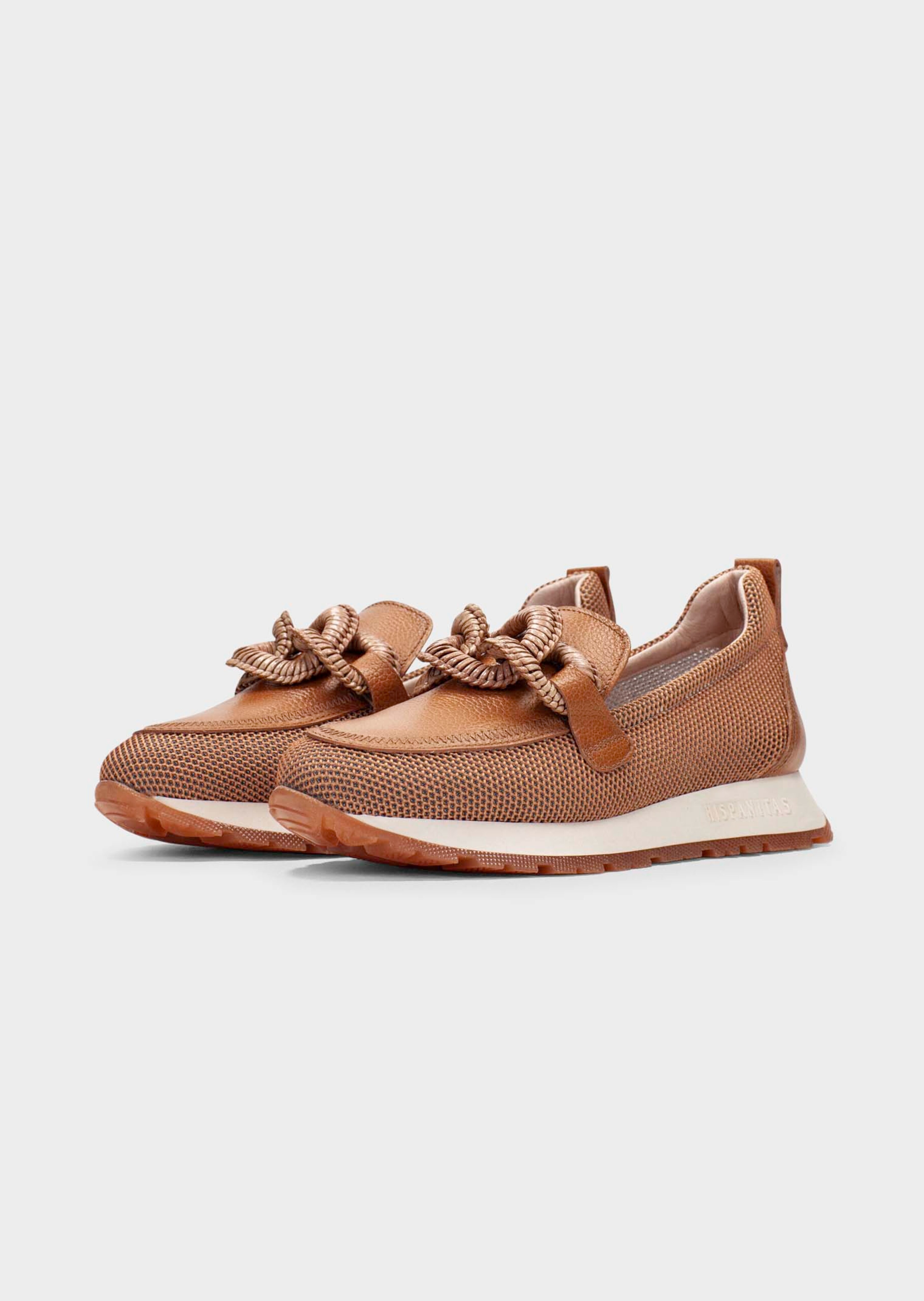 Slipper mit Bast-Schmuckkette