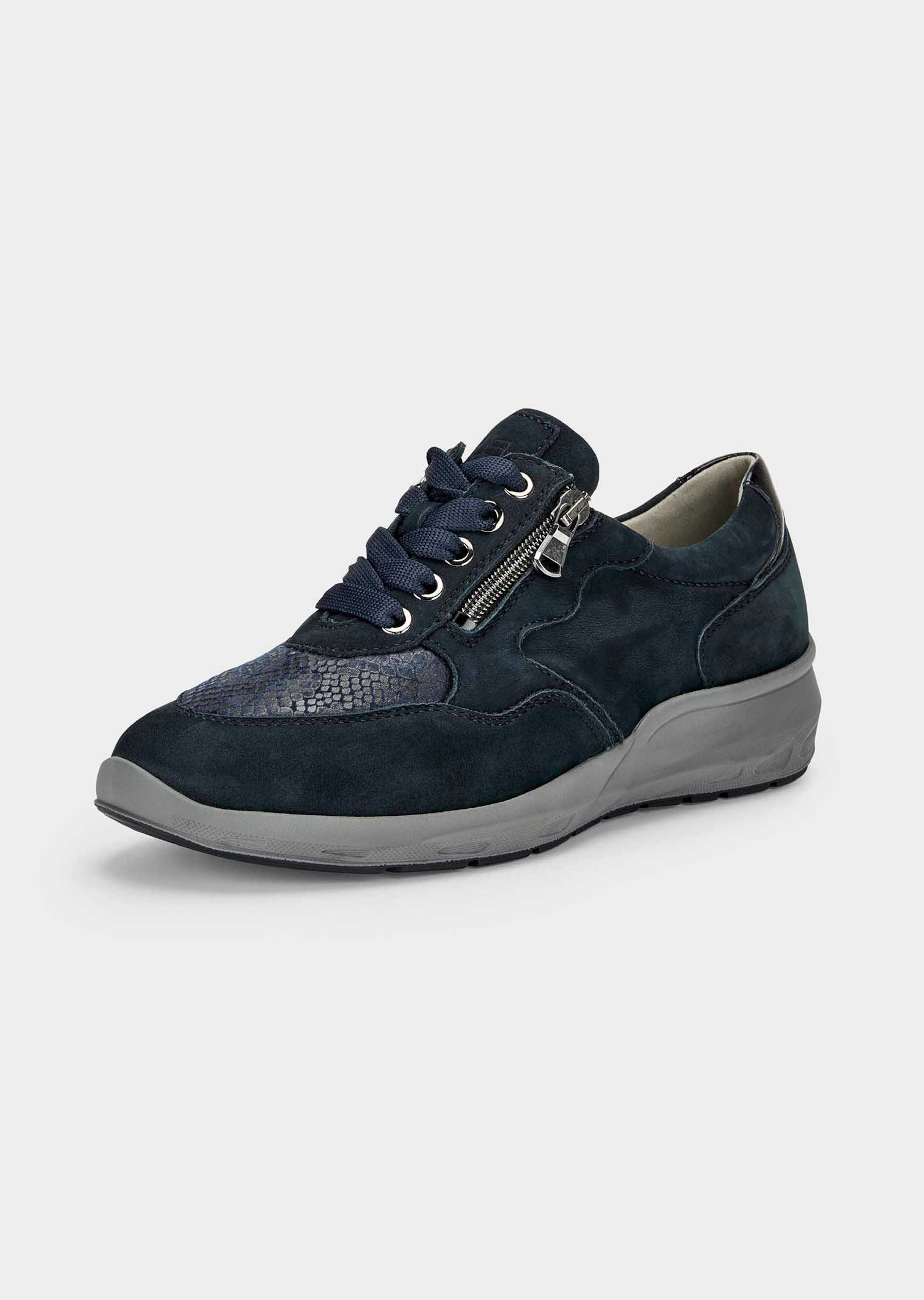 Sneakers adaptés aux pieds sujets à l’hallux valgus, avec semelle extérieure amortissante