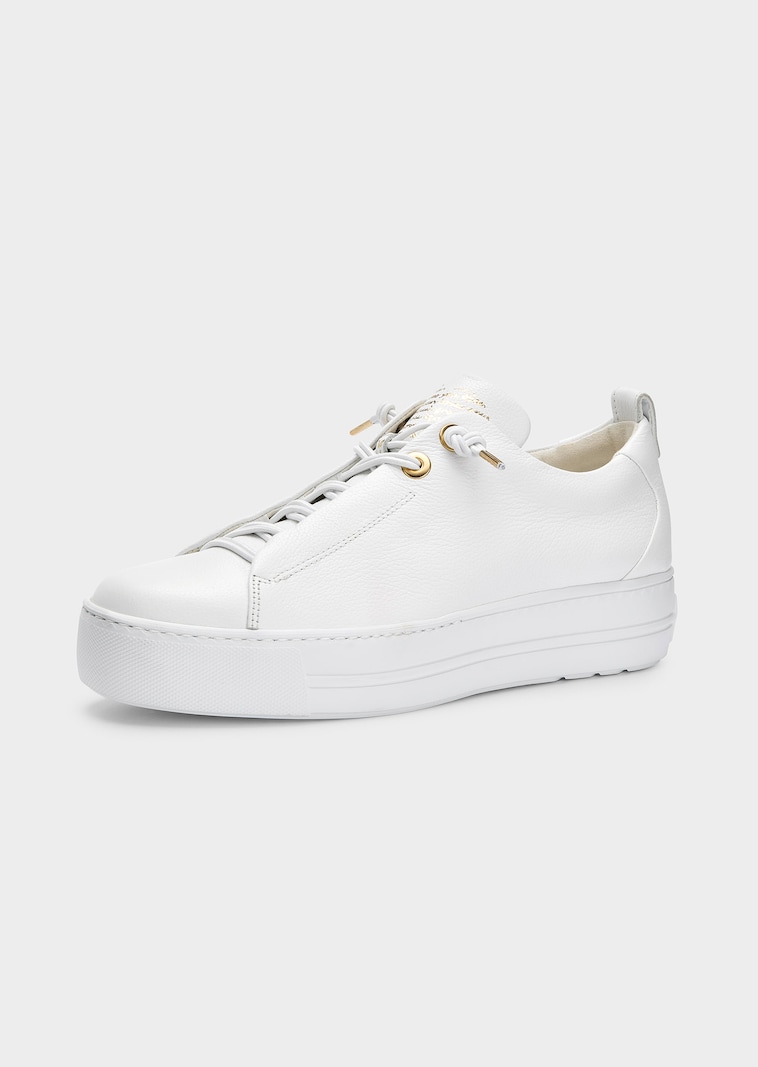 Klassischer Sneaker mit dezenten Details