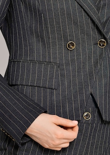 Blazer à rayures en modèle raccourci thumbnail 6