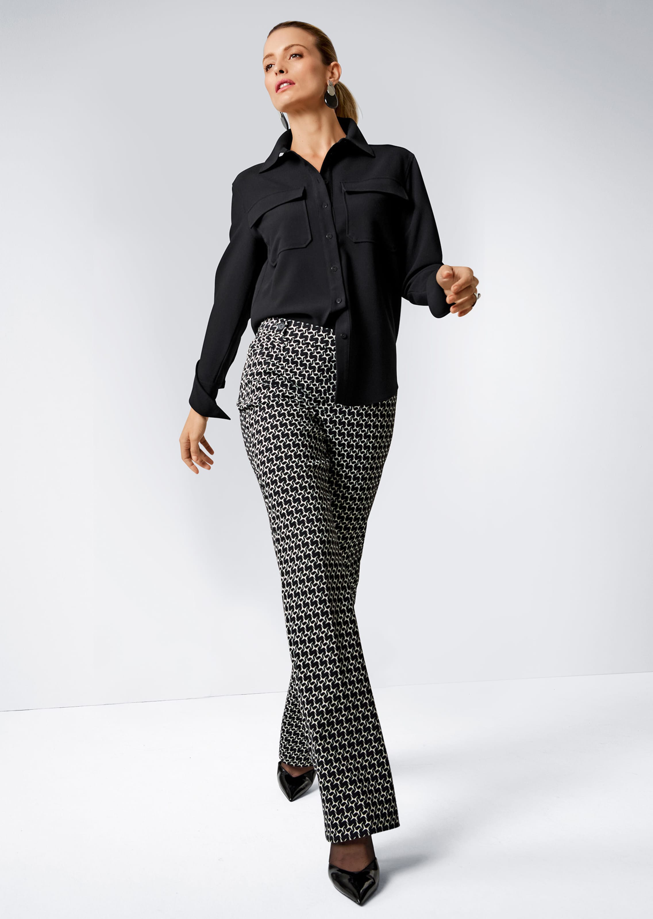 Printed pull-on trousers with a subtly flared leg
