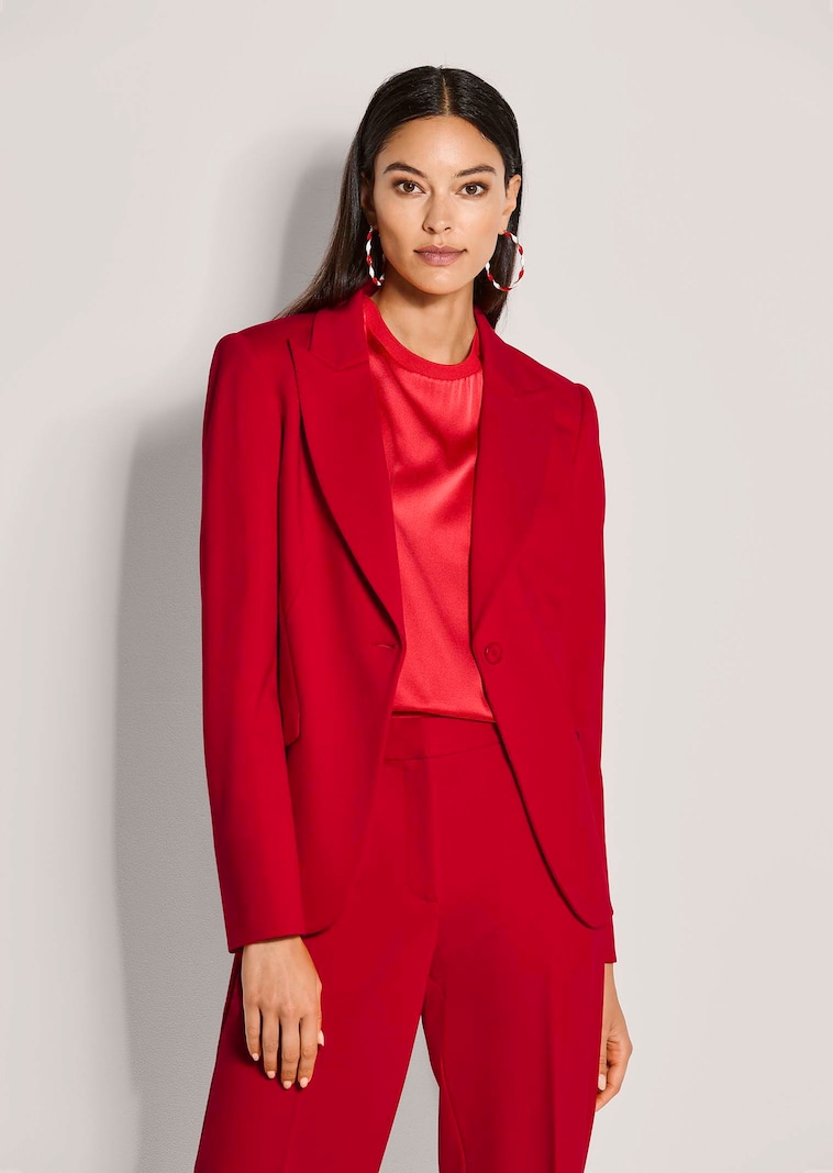 Timeless blazer for many occasions