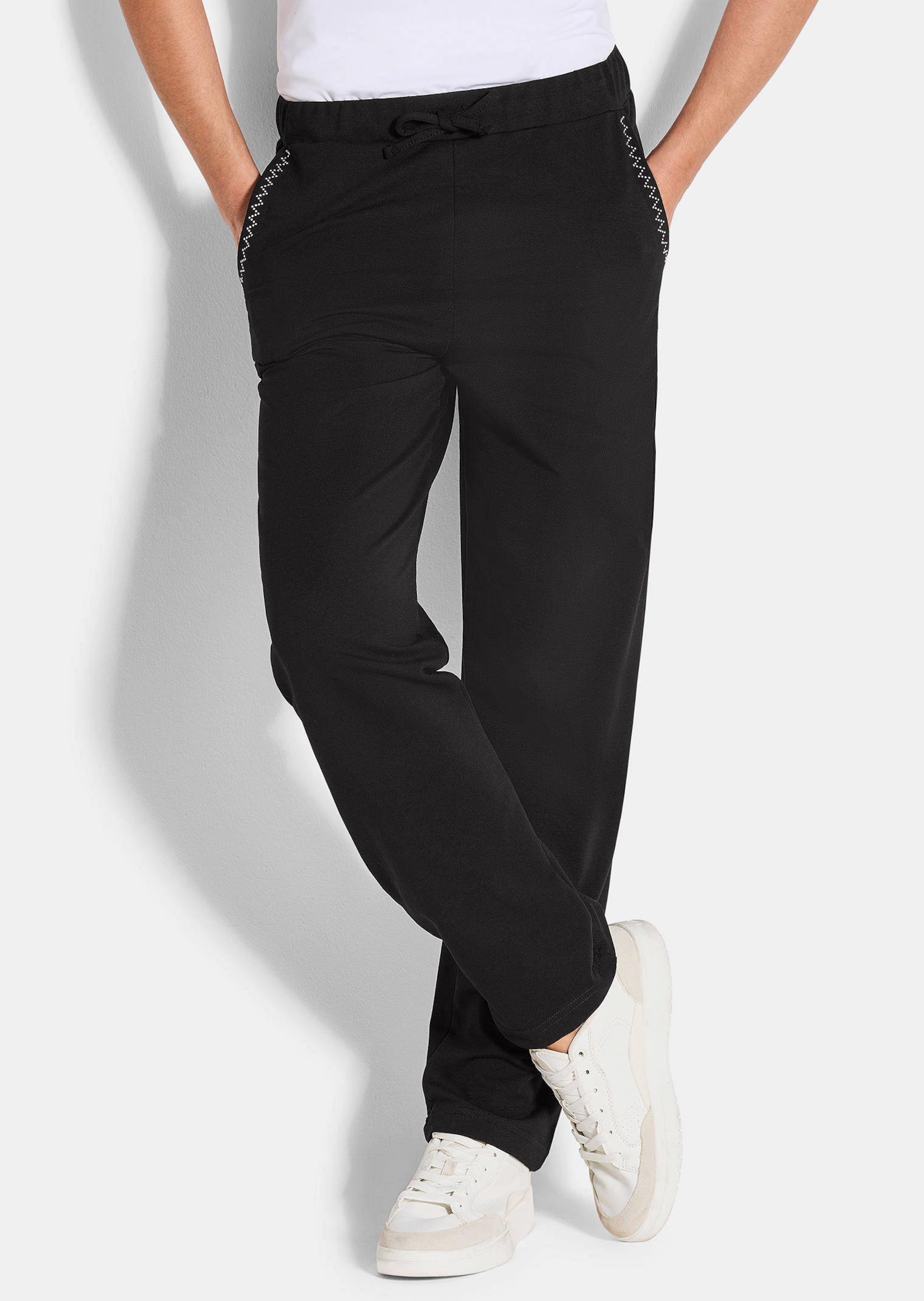 Jogginghose mit verzierten Taschen