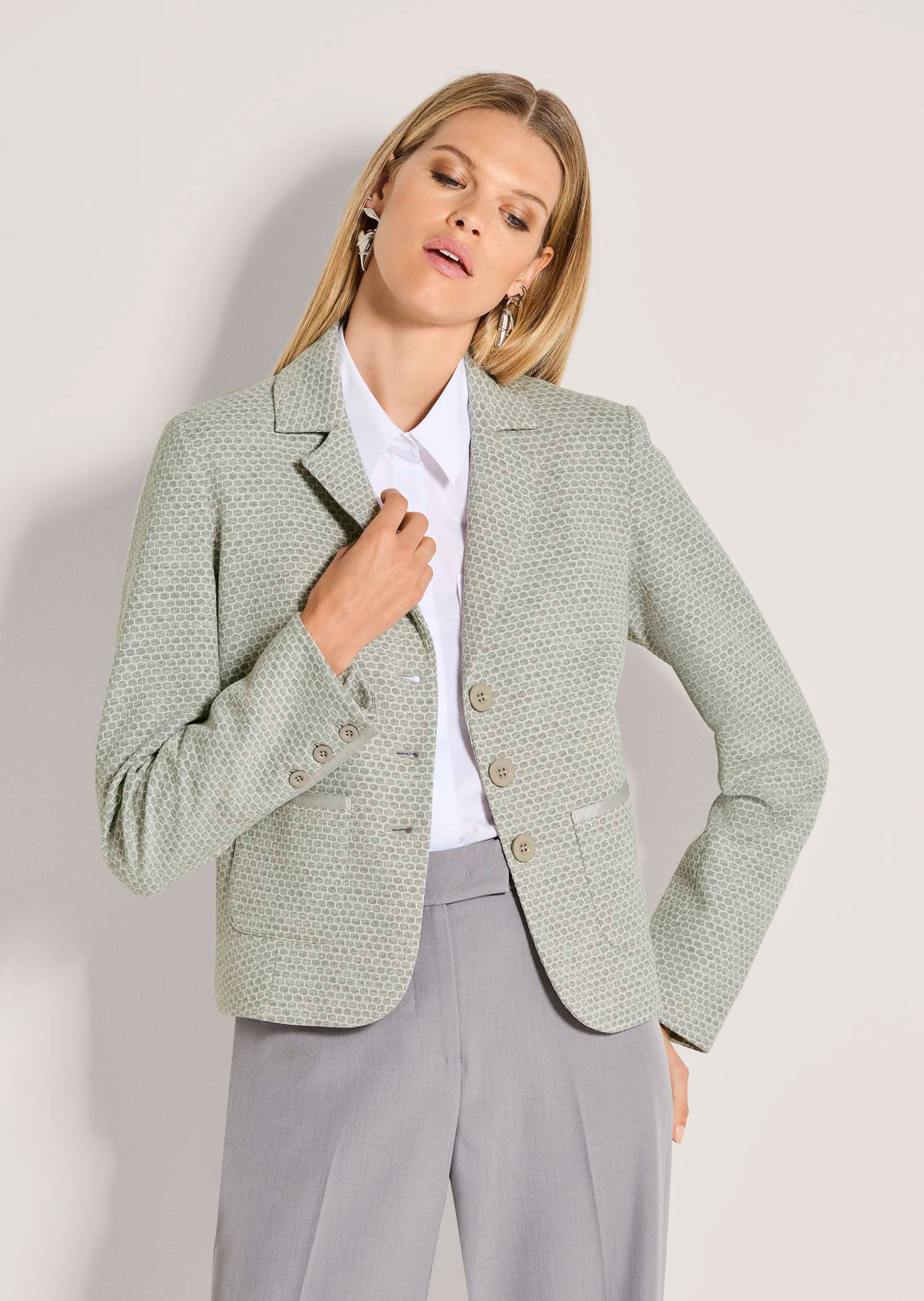 Jersey blazer with a honeycomb pattern