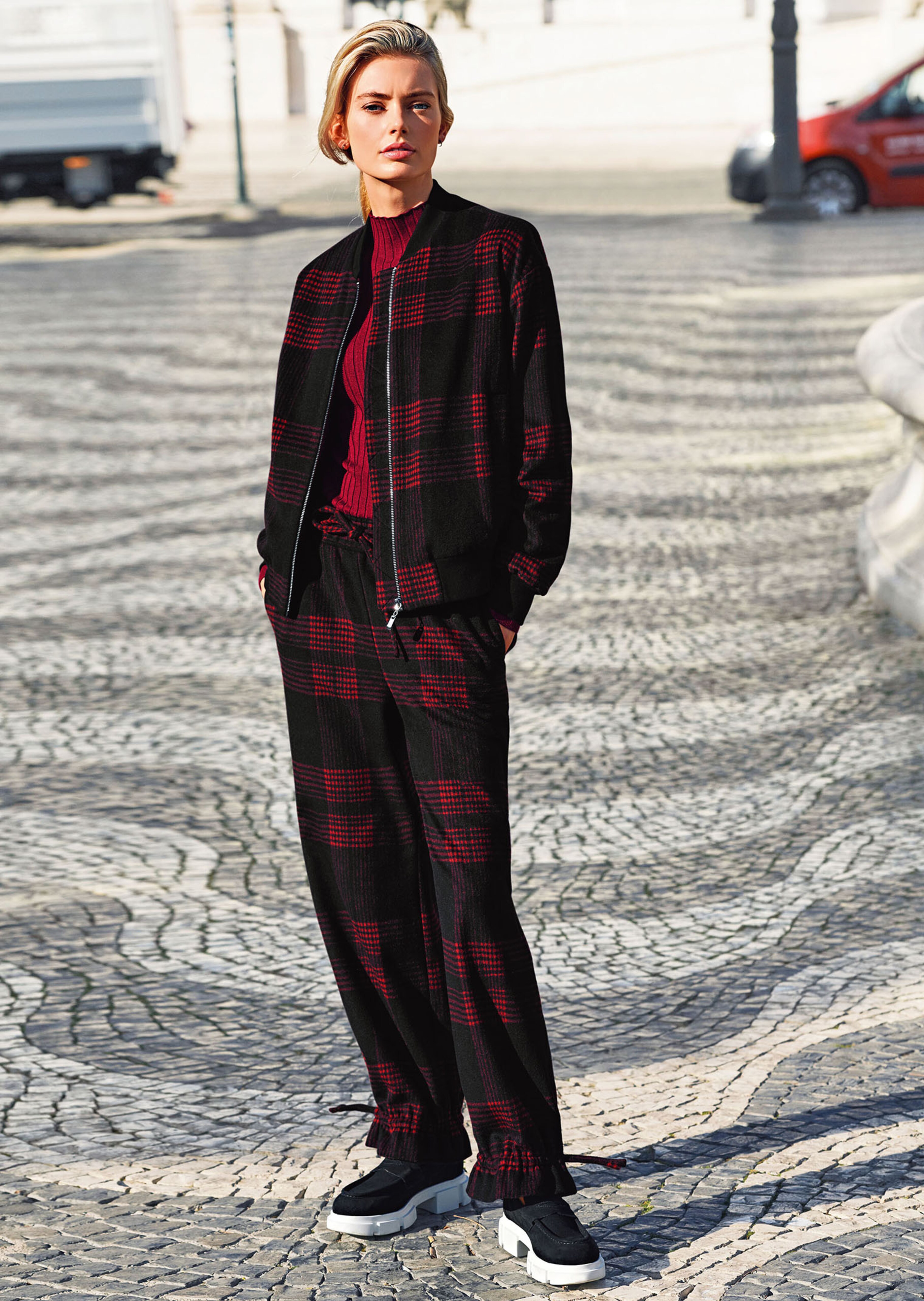 Bomberjacke mit coolem Karomuster