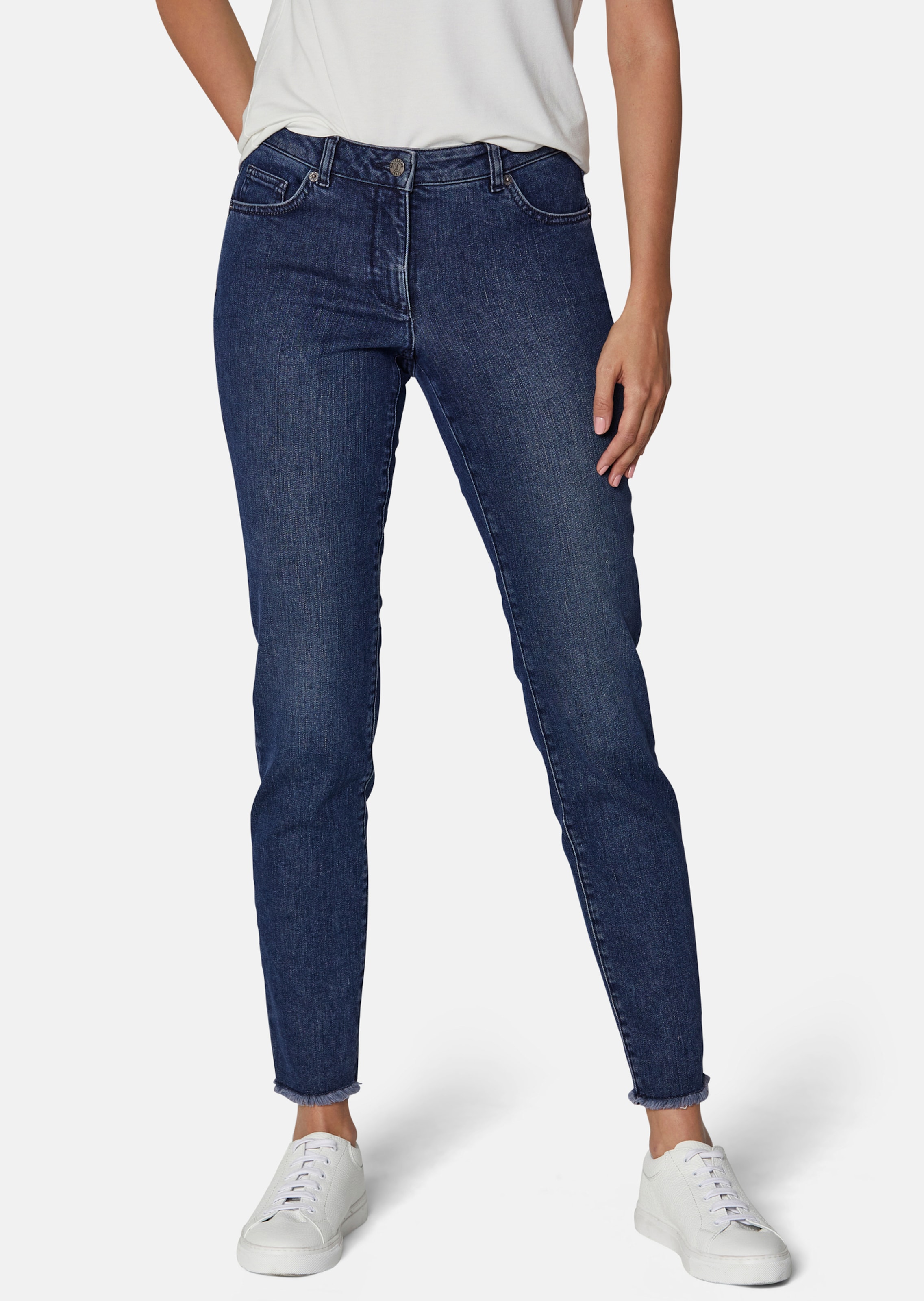 Jeans mit feinem Fransensaum
