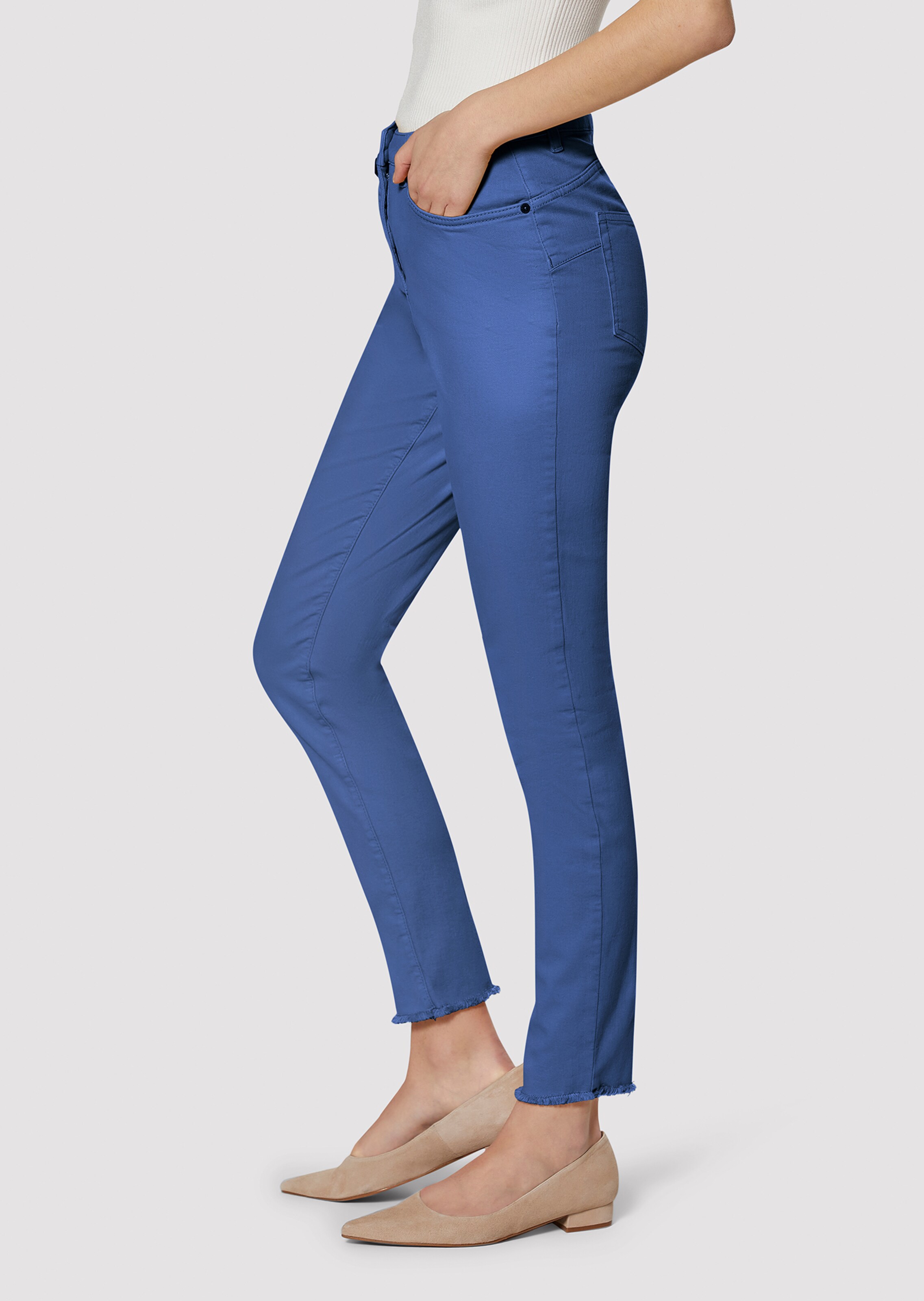 Jeans mit feinem Fransensaum thumbnail 5