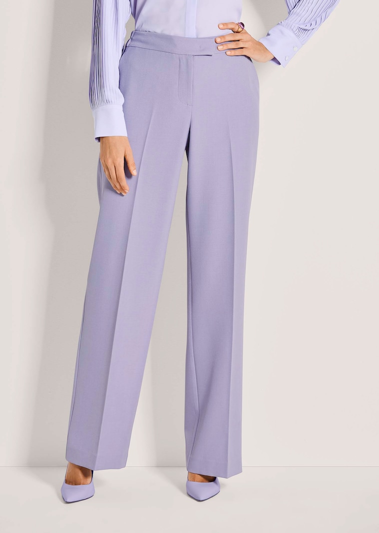 Stoffhose mit Bügelfalten