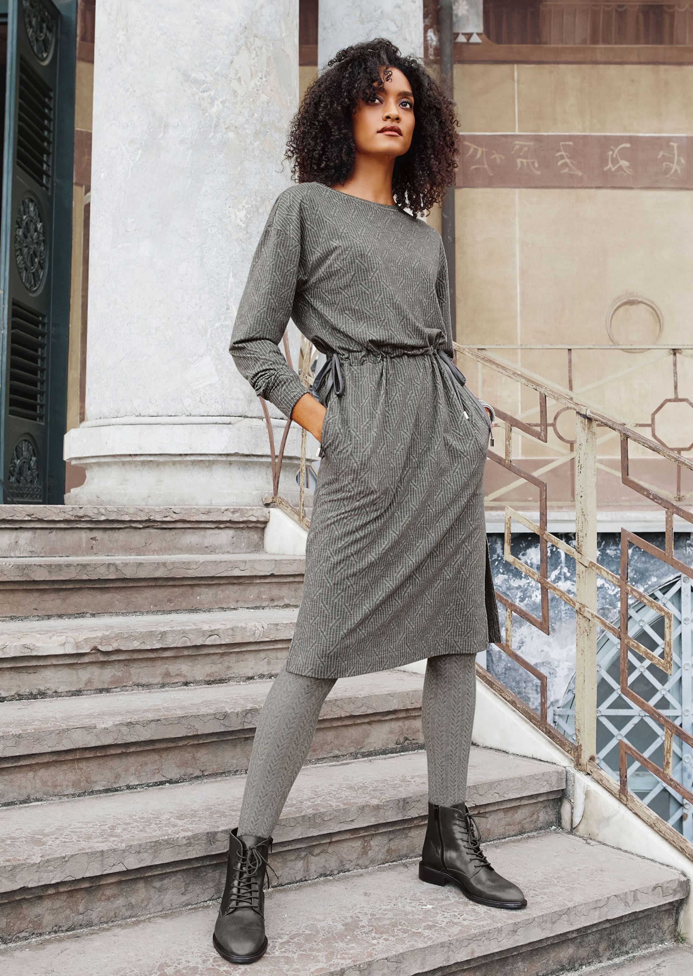 Kleid mit Taschen