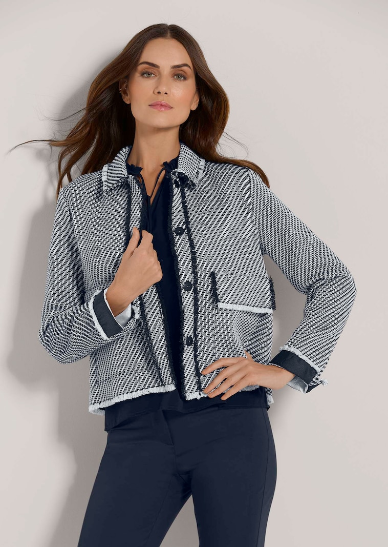 Short blazer with fringes