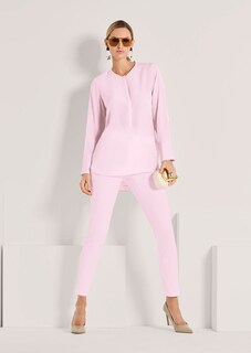 Lange Seidenbluse in kragenloser Form thumbnail 5