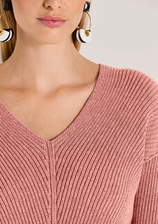 Long-sleeved jumper with a V-neck thumbnail 6