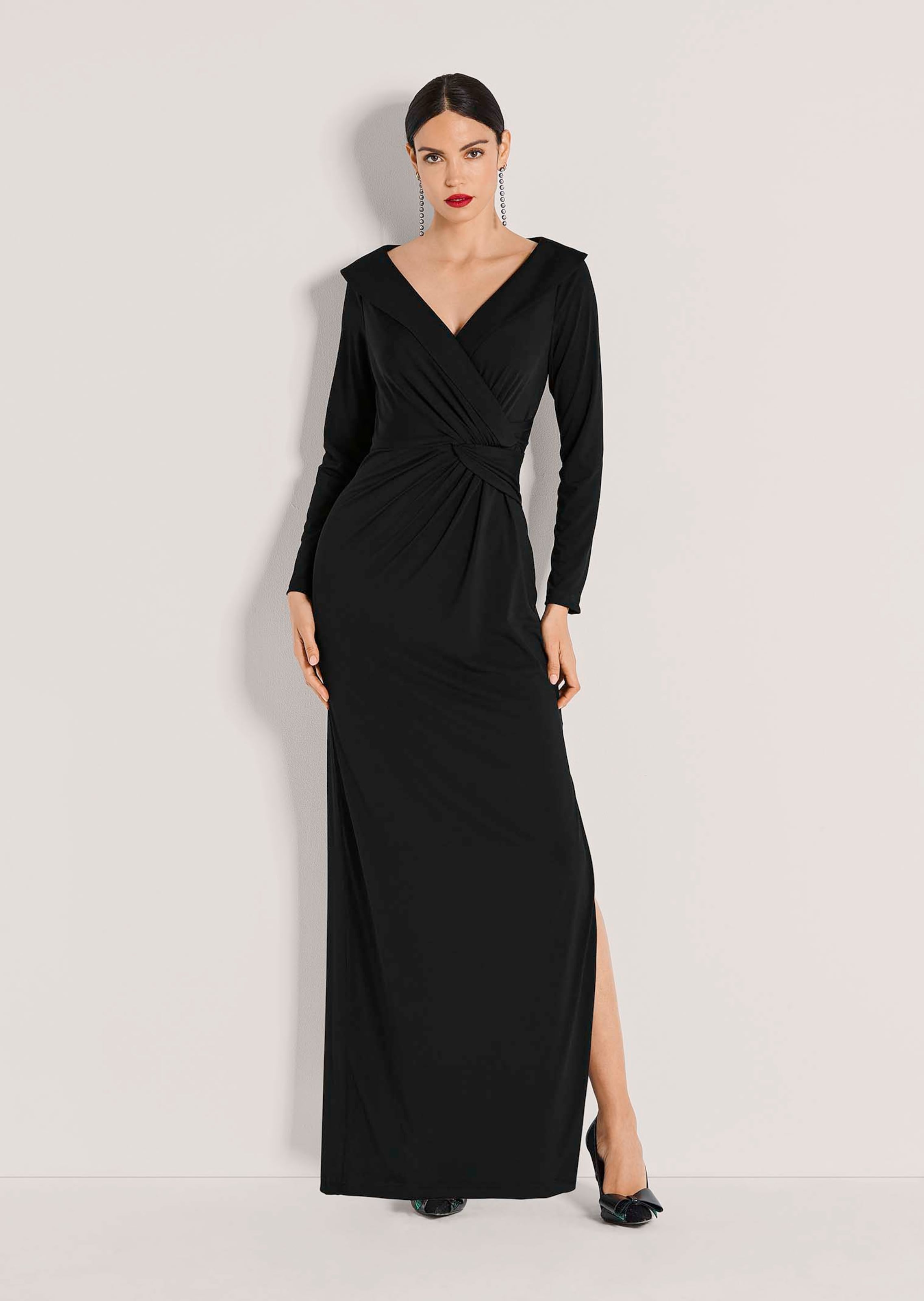 Bodenlanges Abendkleid mit langen Ärmeln