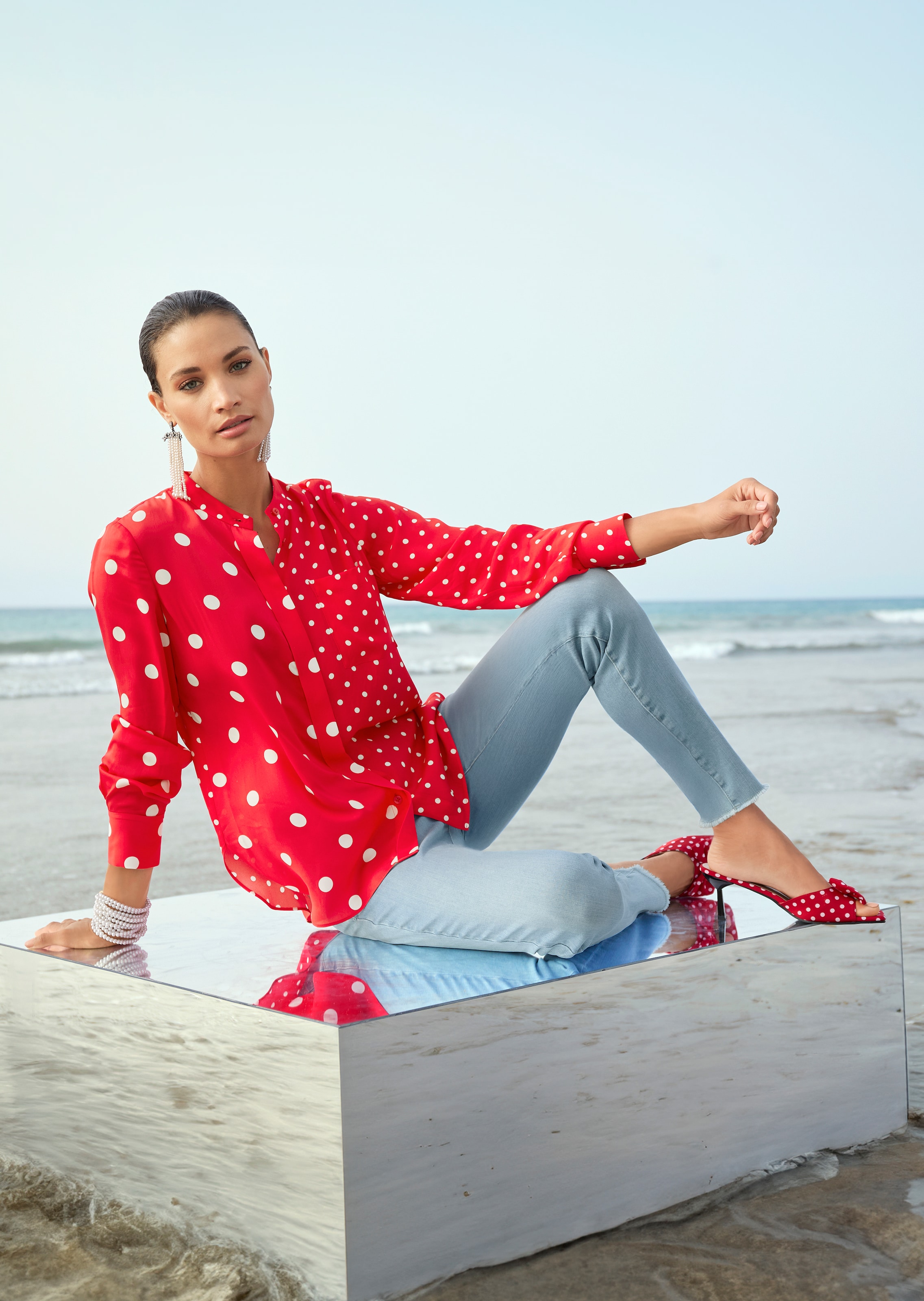 Knöchelfreie Slim-Line-Jeans mit Fransensaum