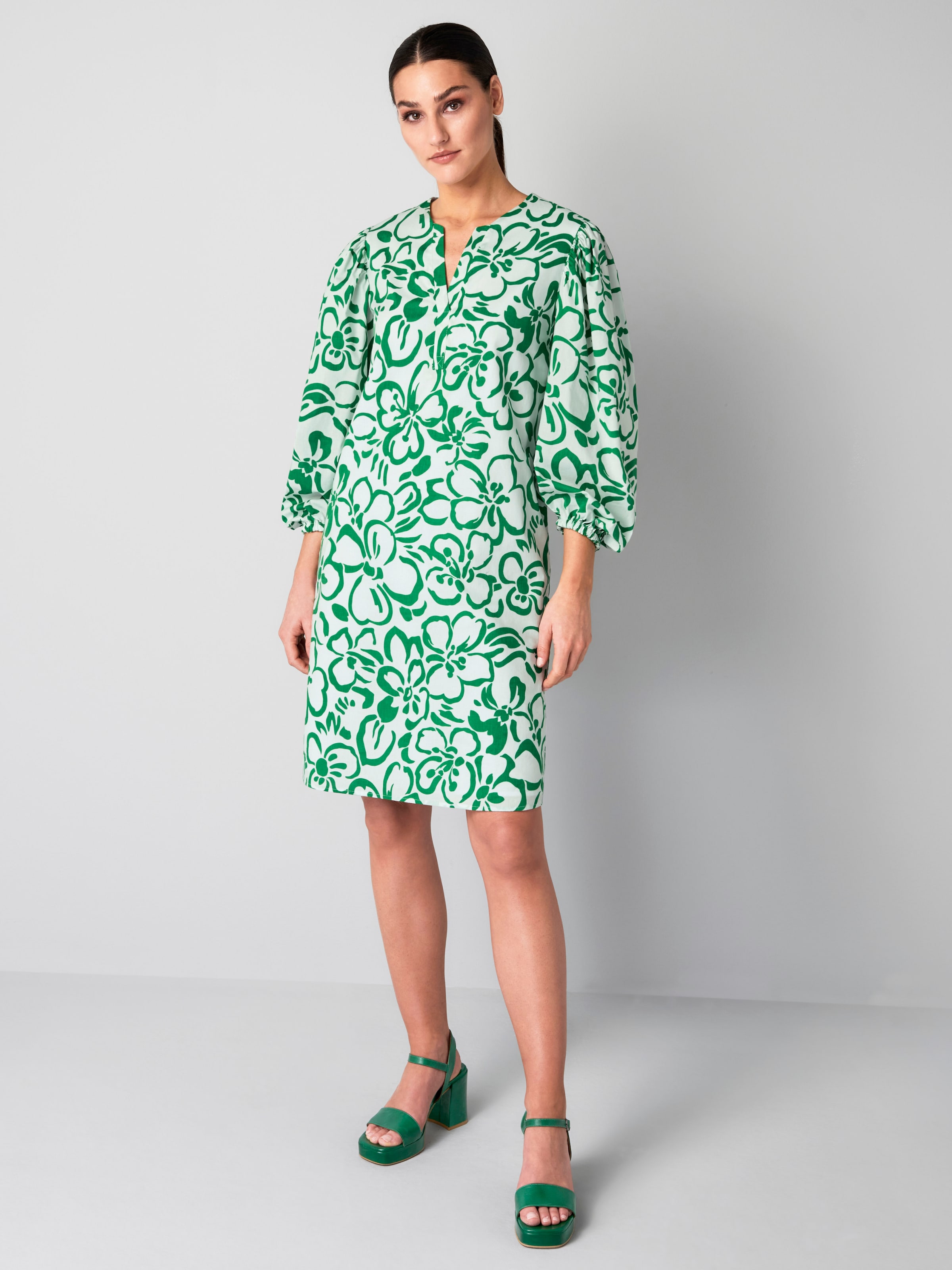 Kleid mit leichtem Ballonärmel