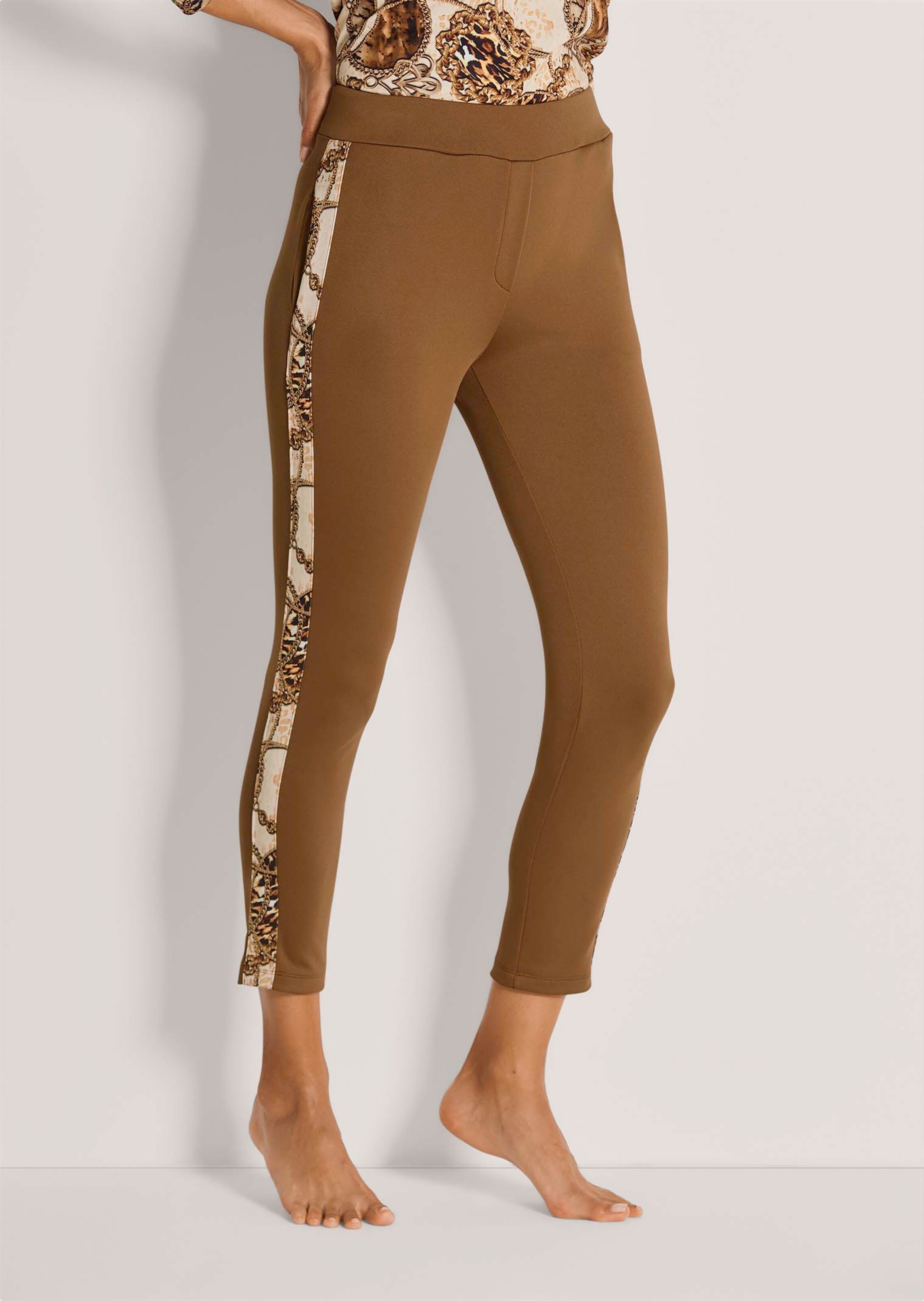 Freizeithose mit Streifenbesatz