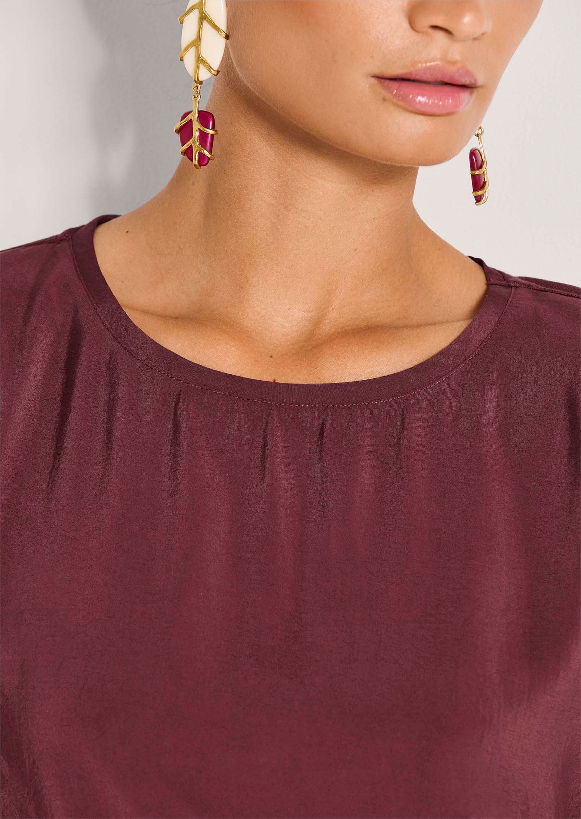 Short-sleeve top in a fabric mix thumbnail 6