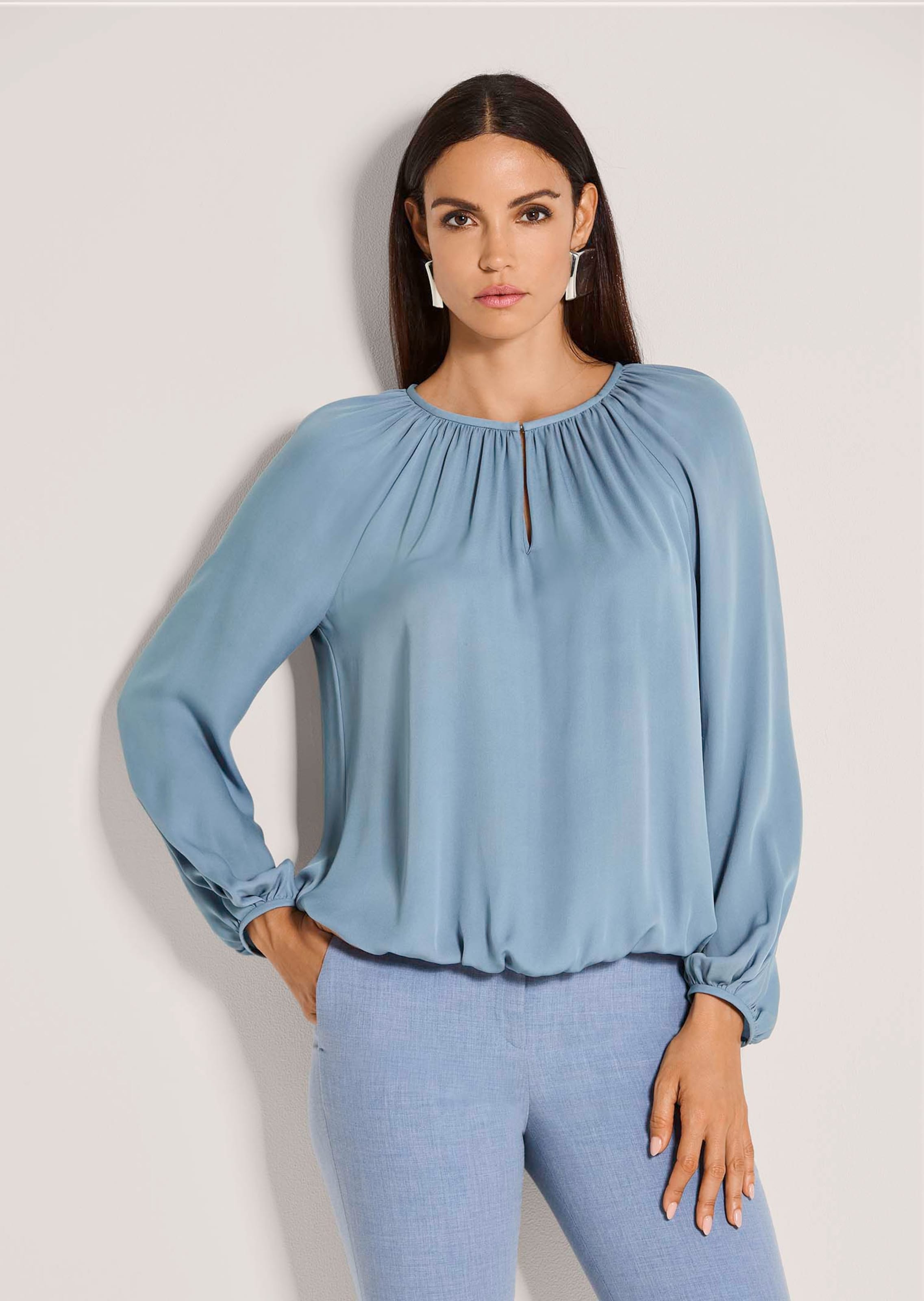 Bluse mit Raffungen