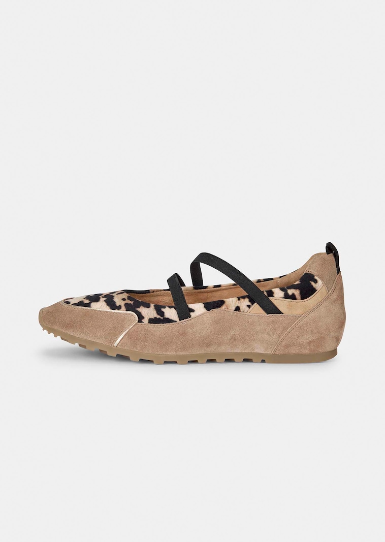 Leder-Ballerina mit Details im Animal-Print