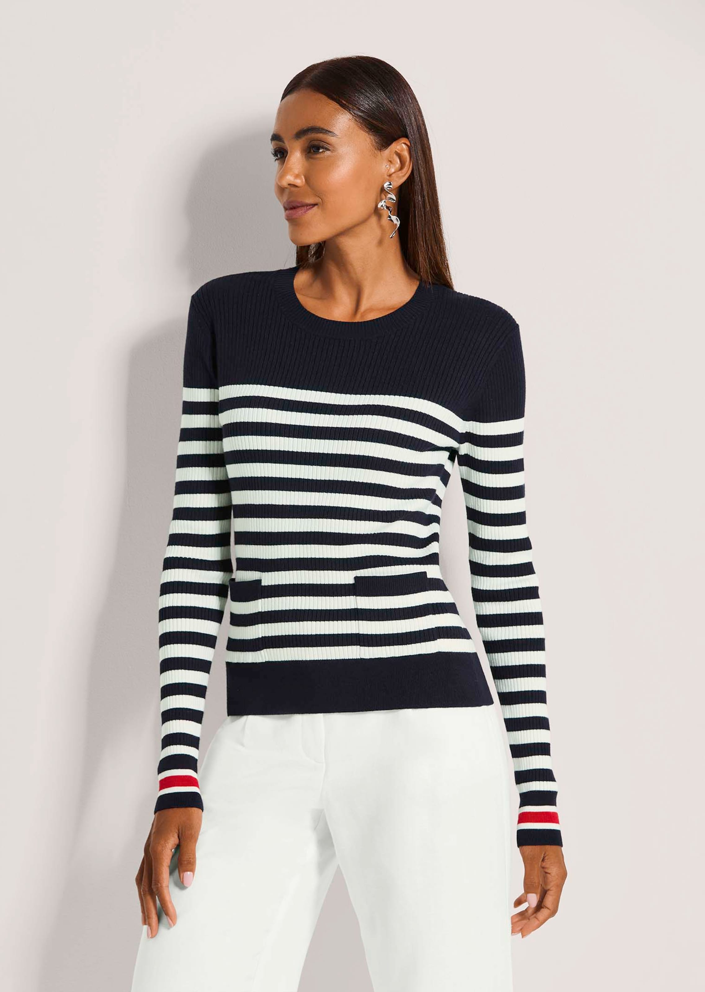 Pull en maille côtelée rayée avec poches plaquées