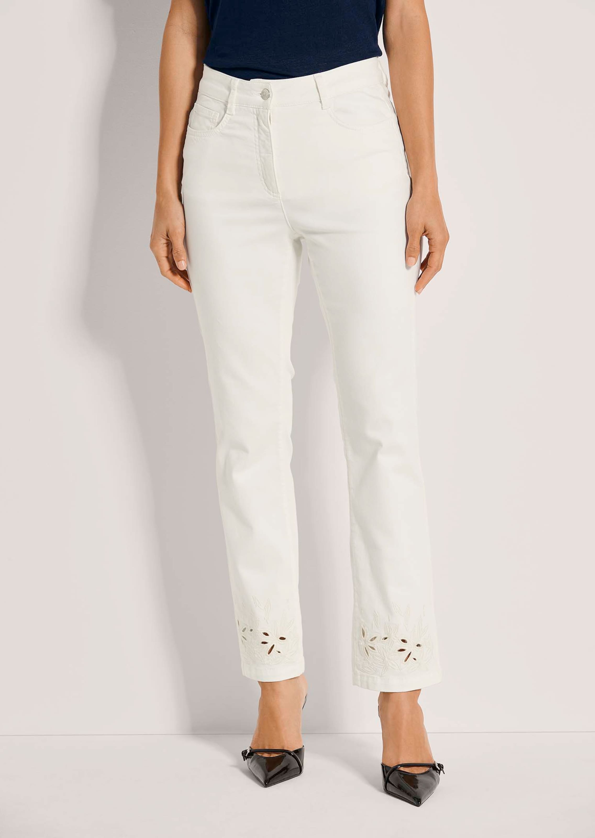 Leicht ausgestellte Jeans