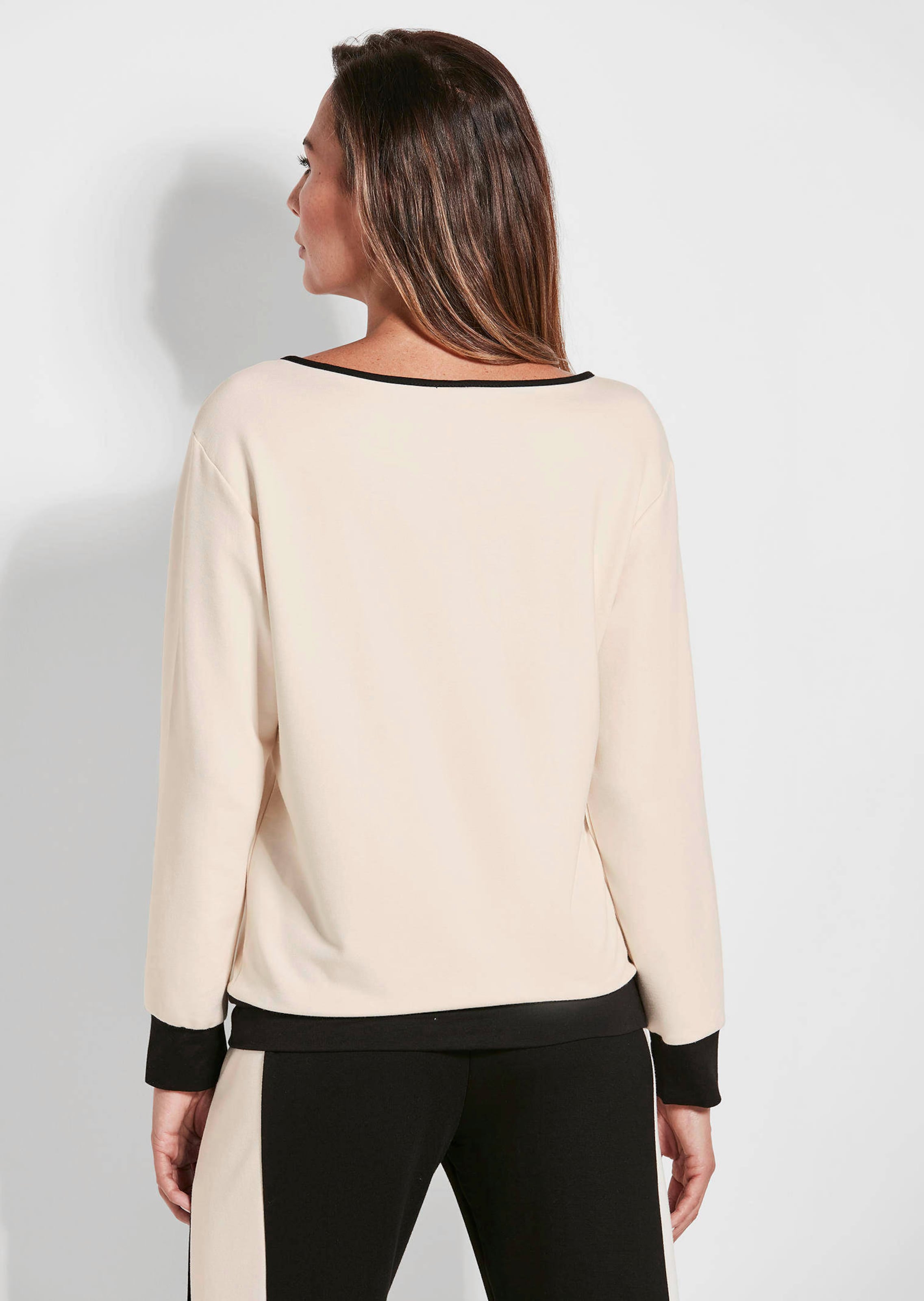 Sweater met wijde ronde hals thumbnail 2