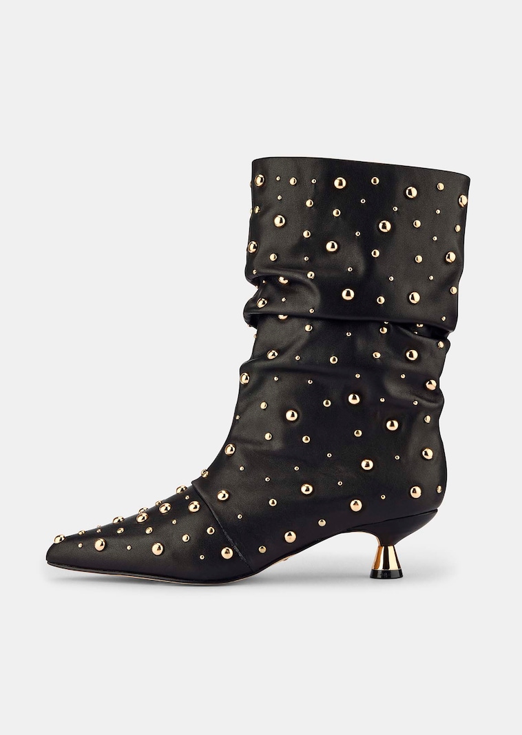 Stiefeletten aus Leder mit goldfarbenen Nieten