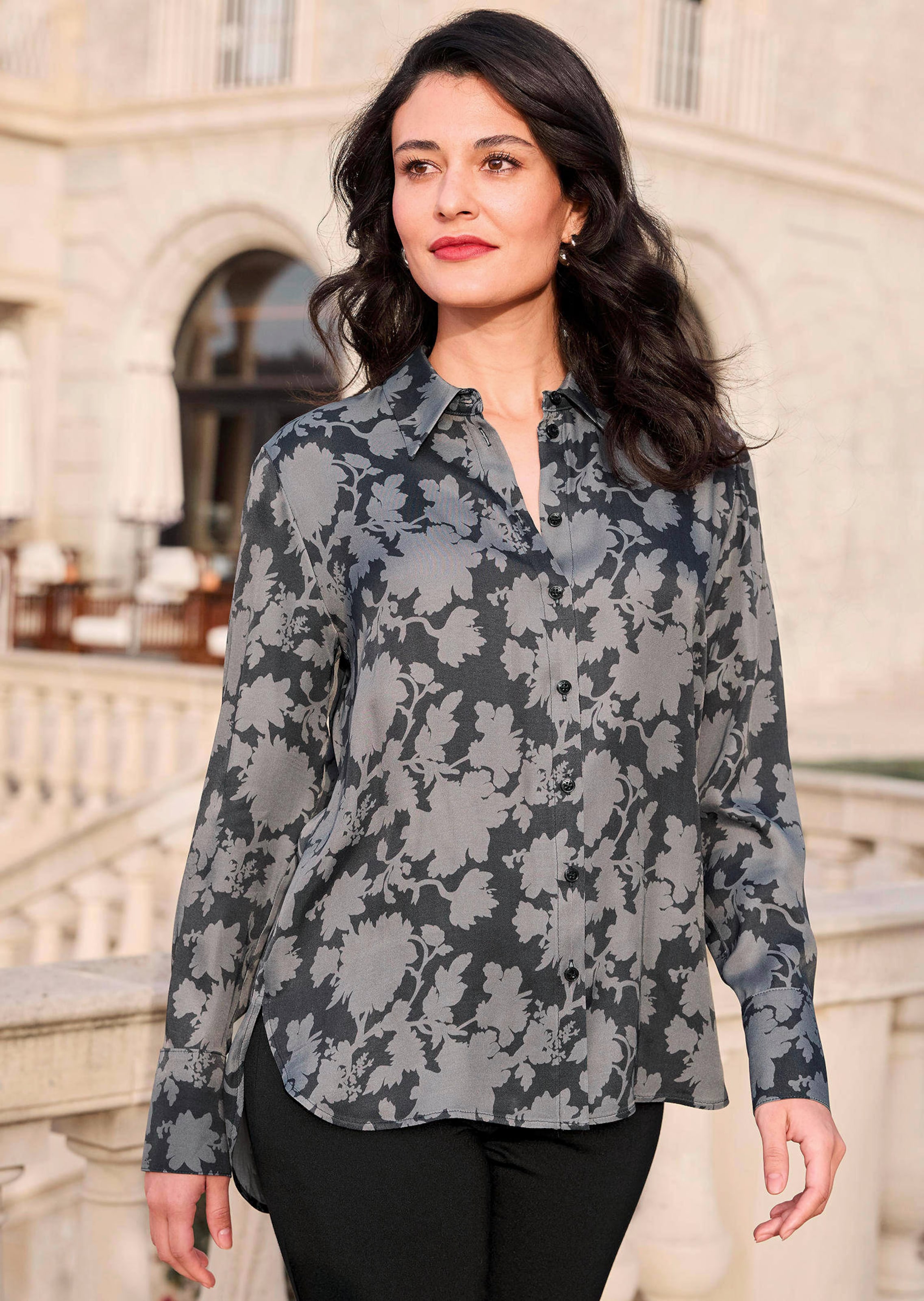 Satijnen blouse met bloemenmotief