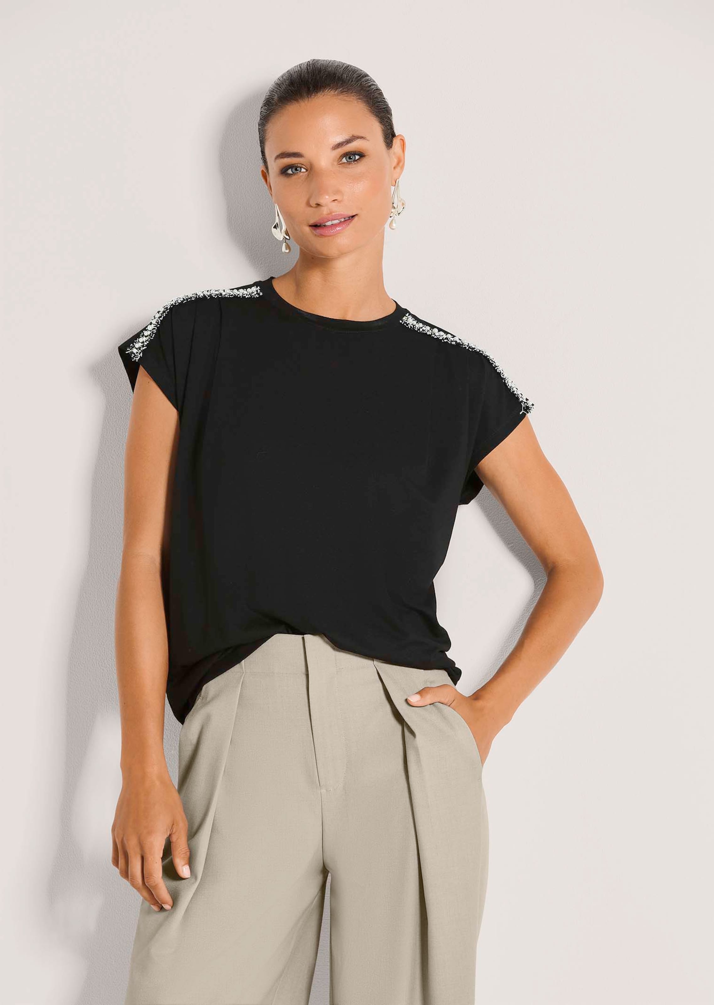 Shirt mit Dekorband an der Schulter