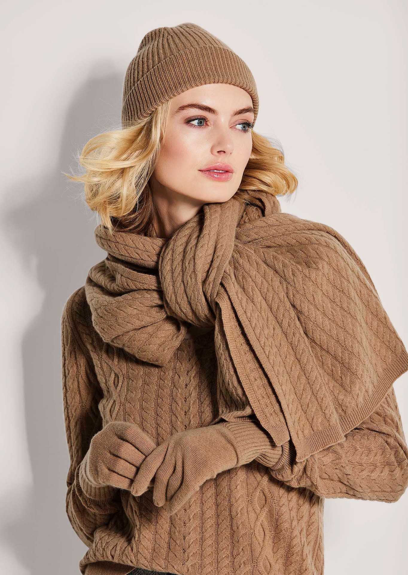 2-piece cashmere hat and gloves set