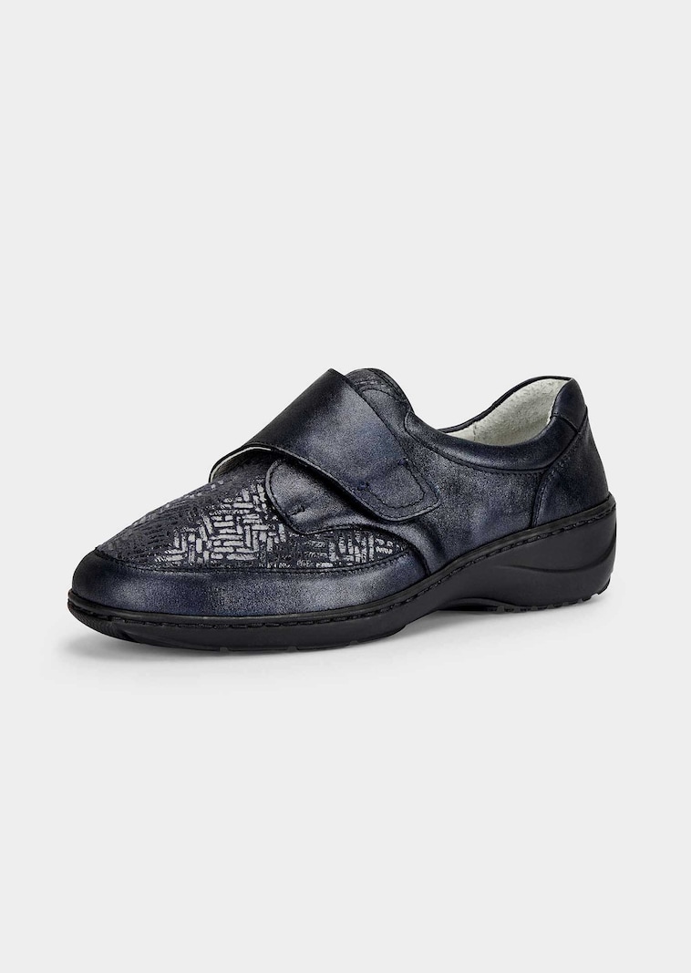 Halbschuhe mit breitem Klettverschluss