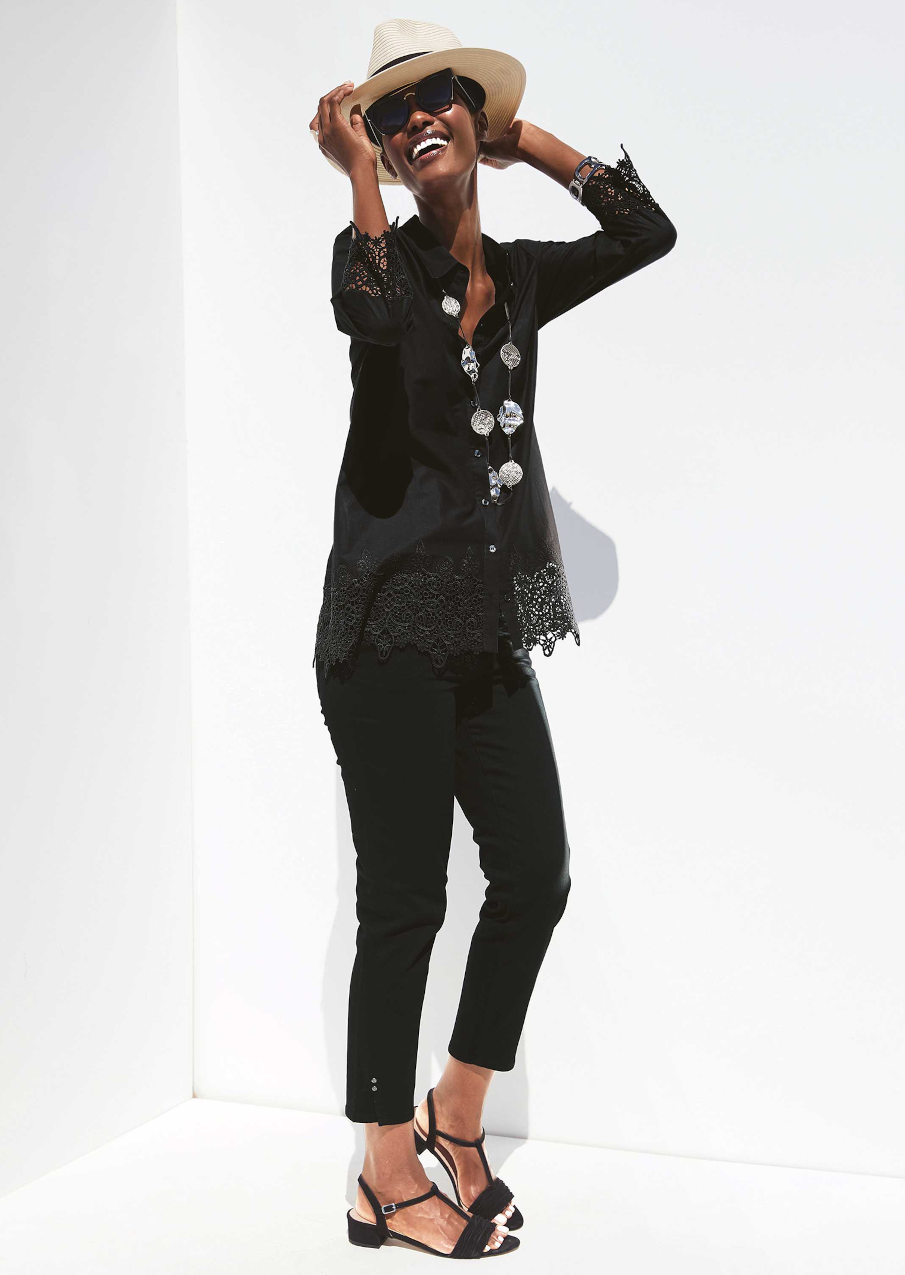 Baumwoll-Bluse mit Spitzen-Abschlüssen