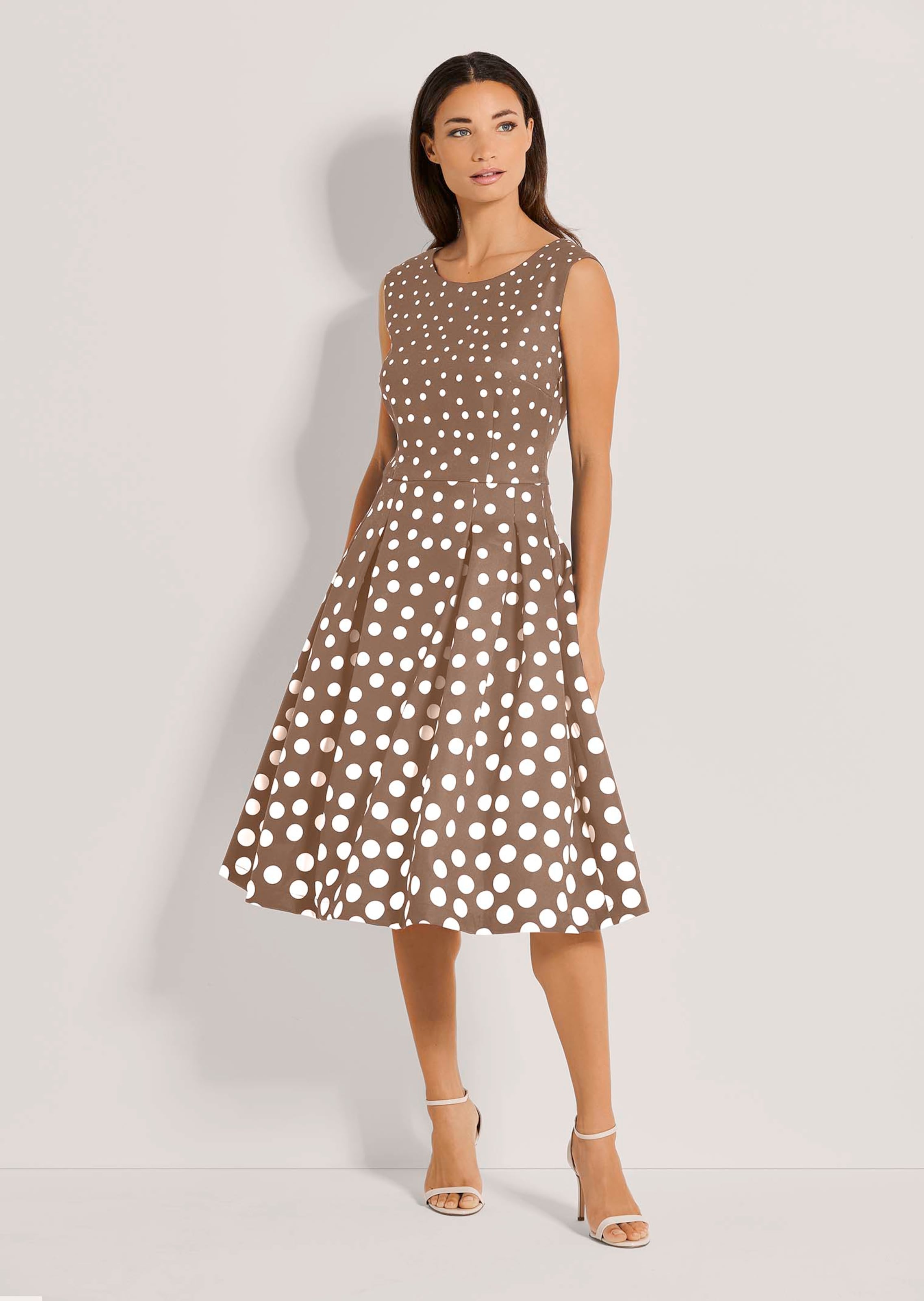 Robe à pois