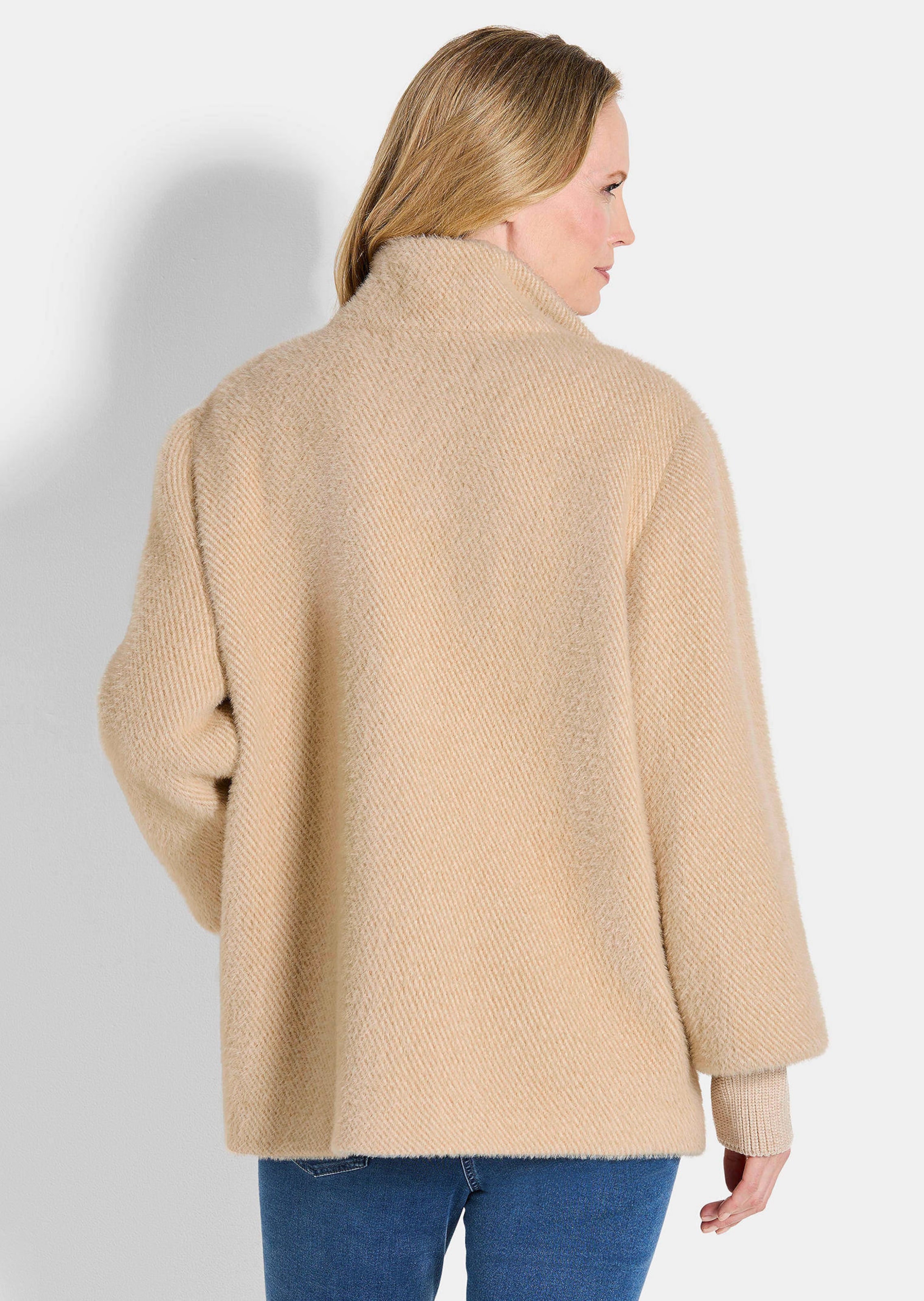 Veste tendance avec finitions en tricot thumbnail 3