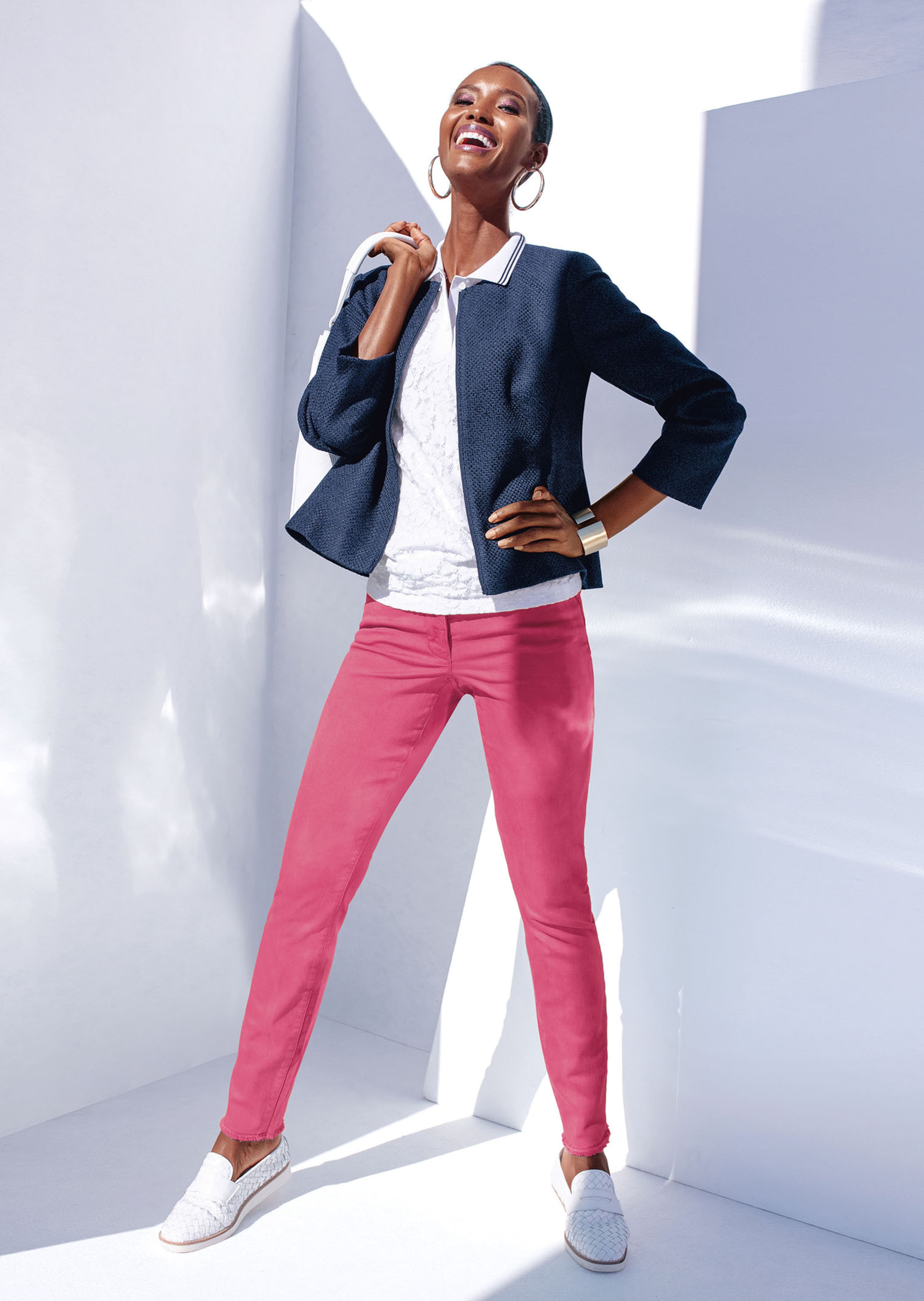 Jeans mit feinem Fransensaum