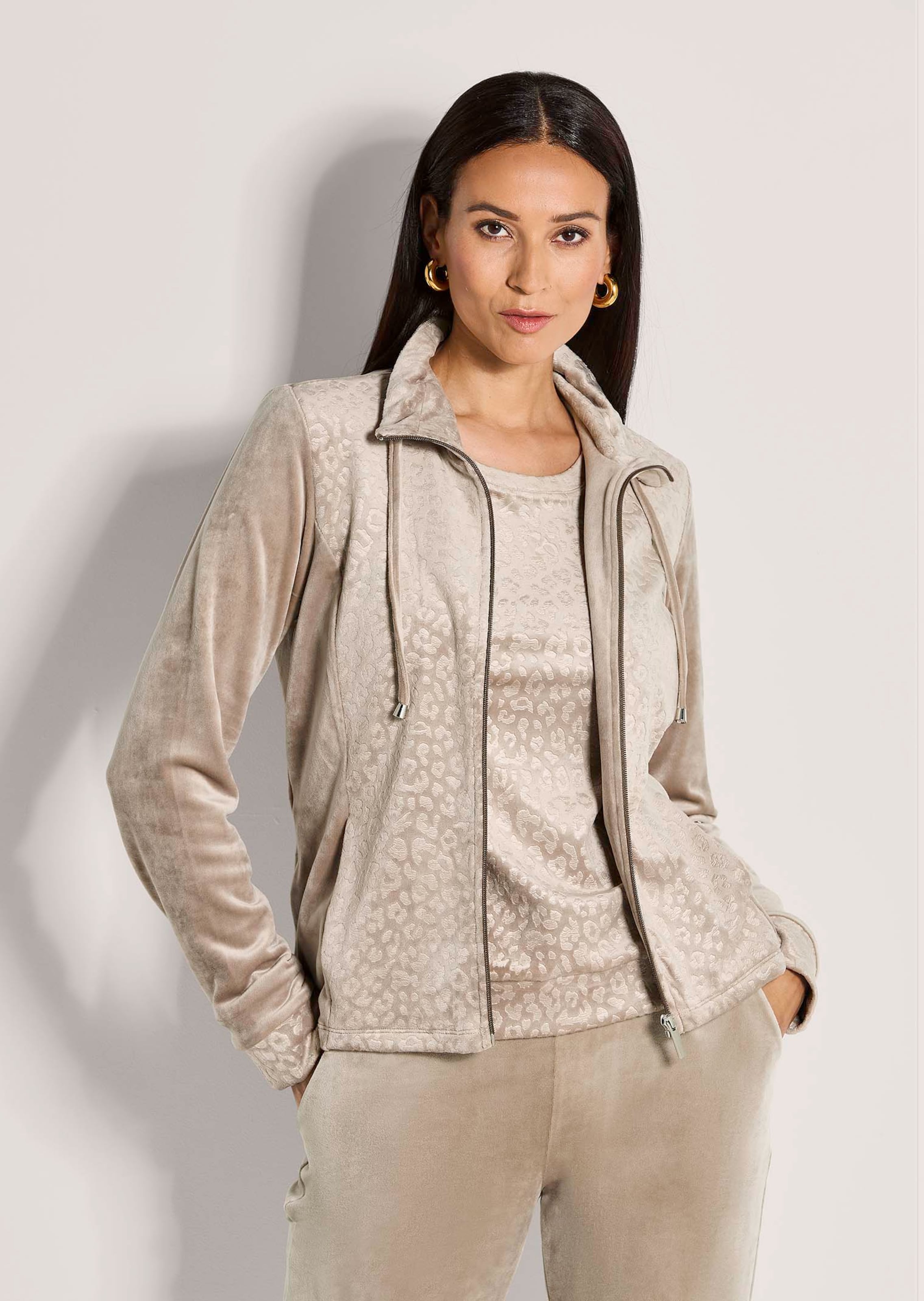 Sweatjacke in flauschiger Nicki-Qualität