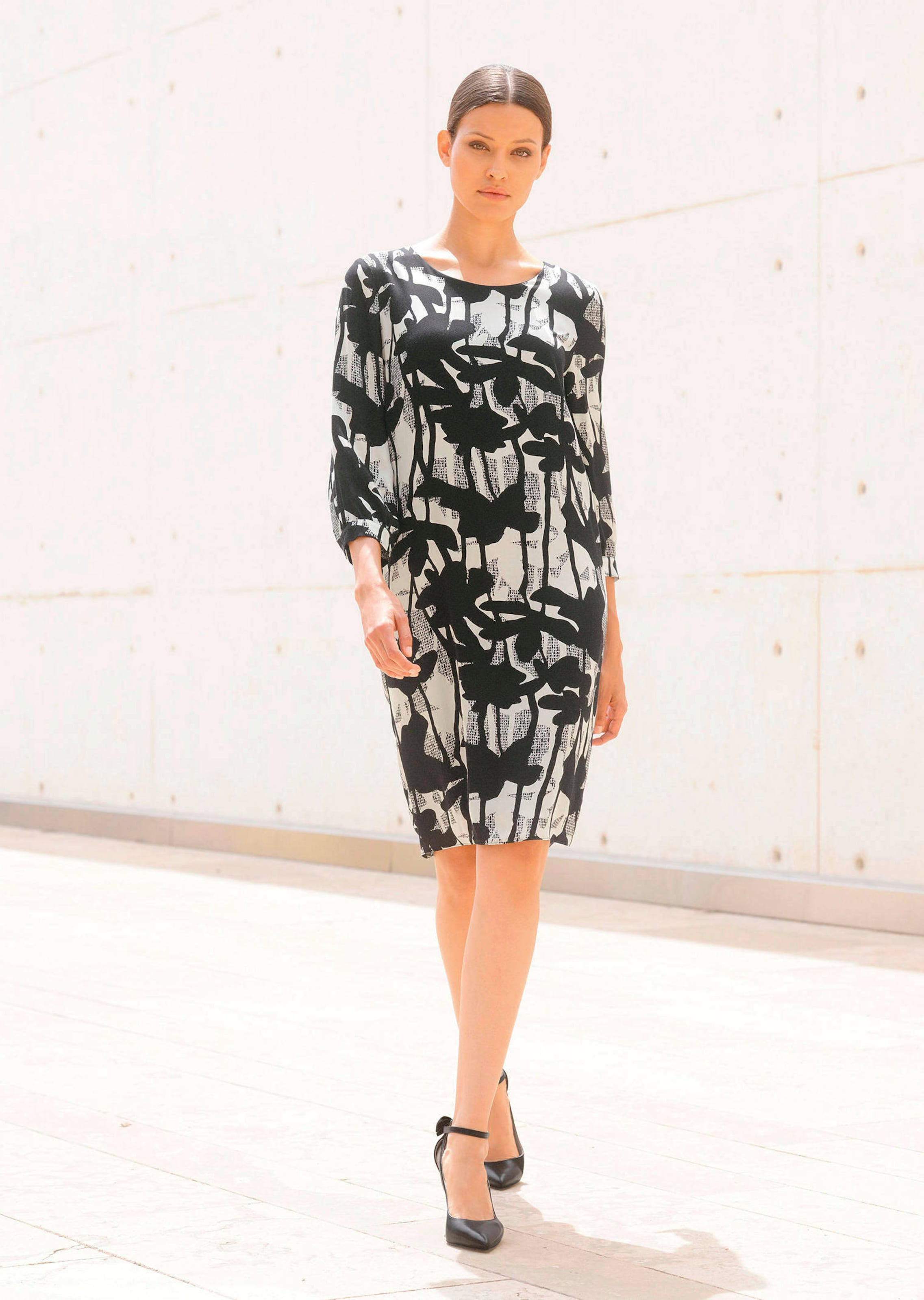 Kleid mit Falte im Rücken