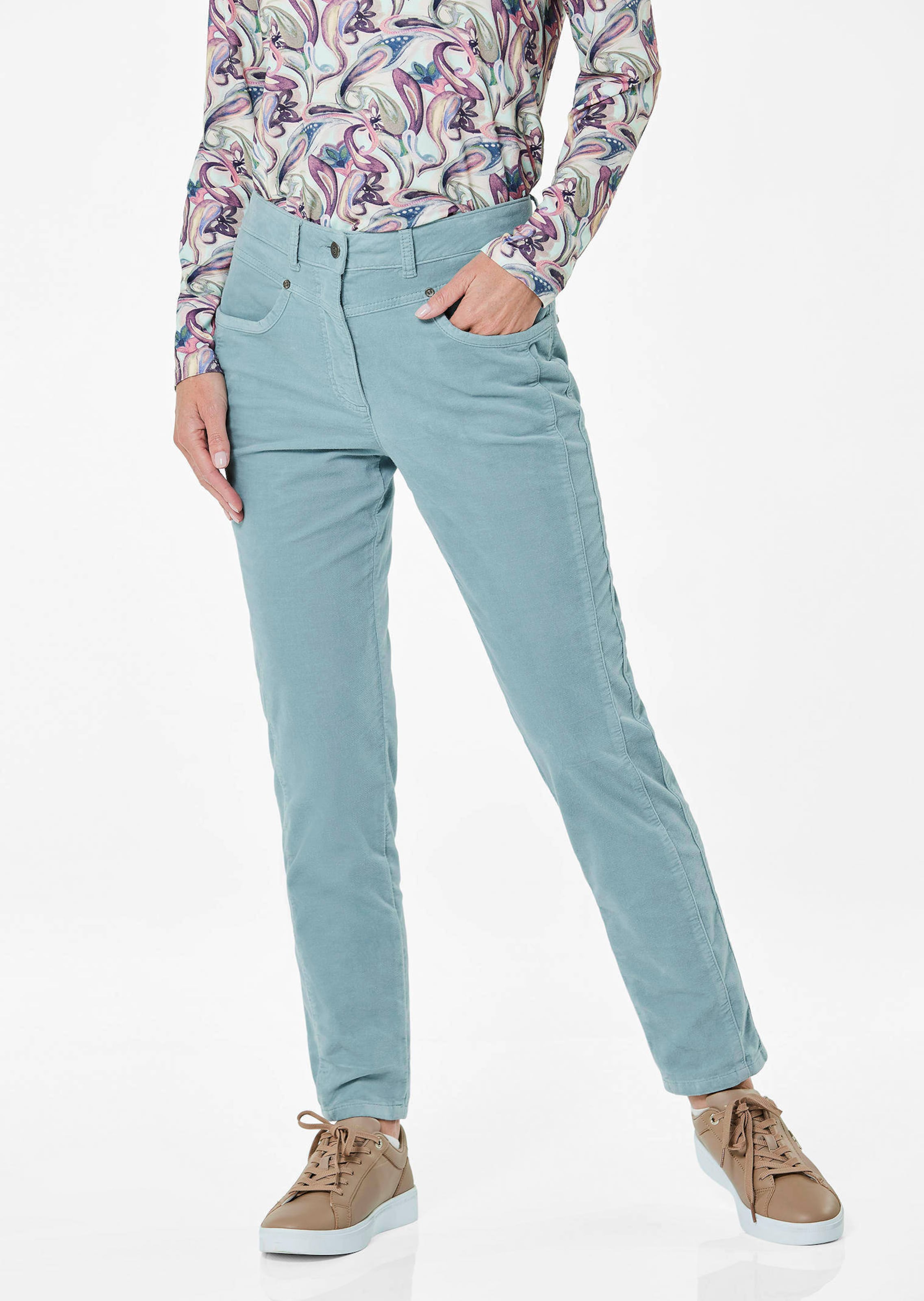 Sporttiset samettihousut